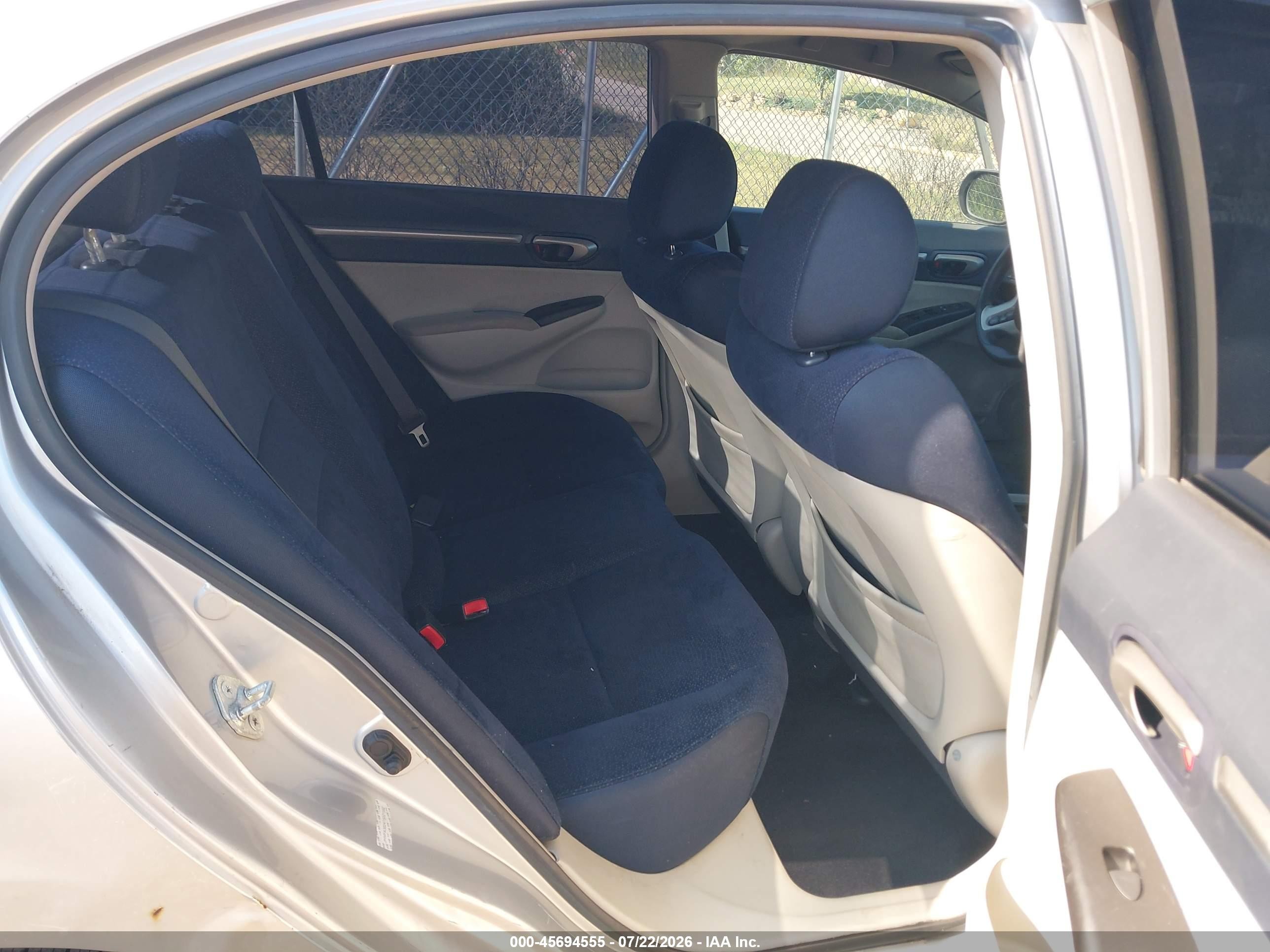 2007 Honda Civic Hybrid   Silver vin: JHMFA36247S021562