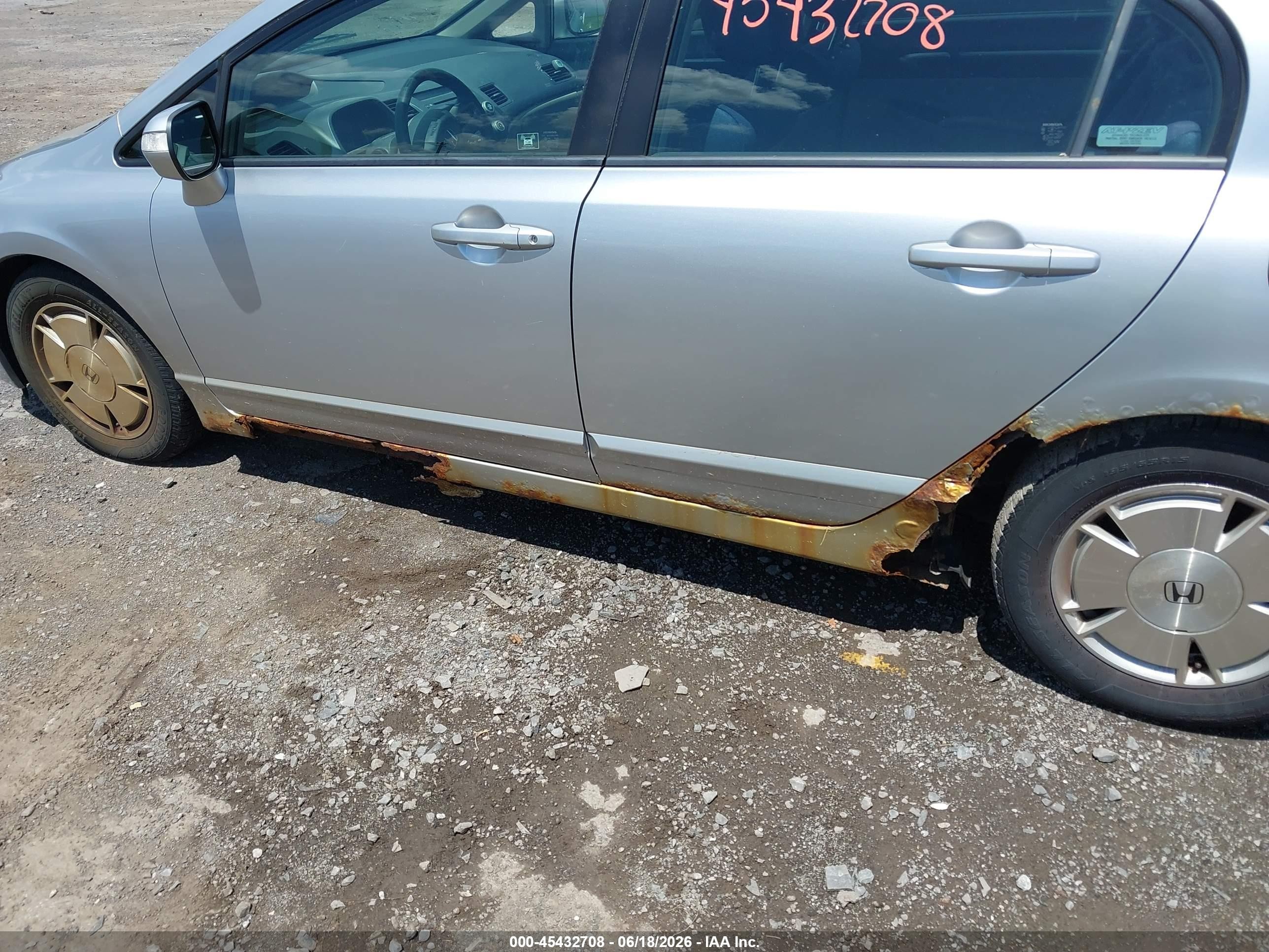 2008 Honda Civic Hybrid   Silver vin: JHMFA36258S017781