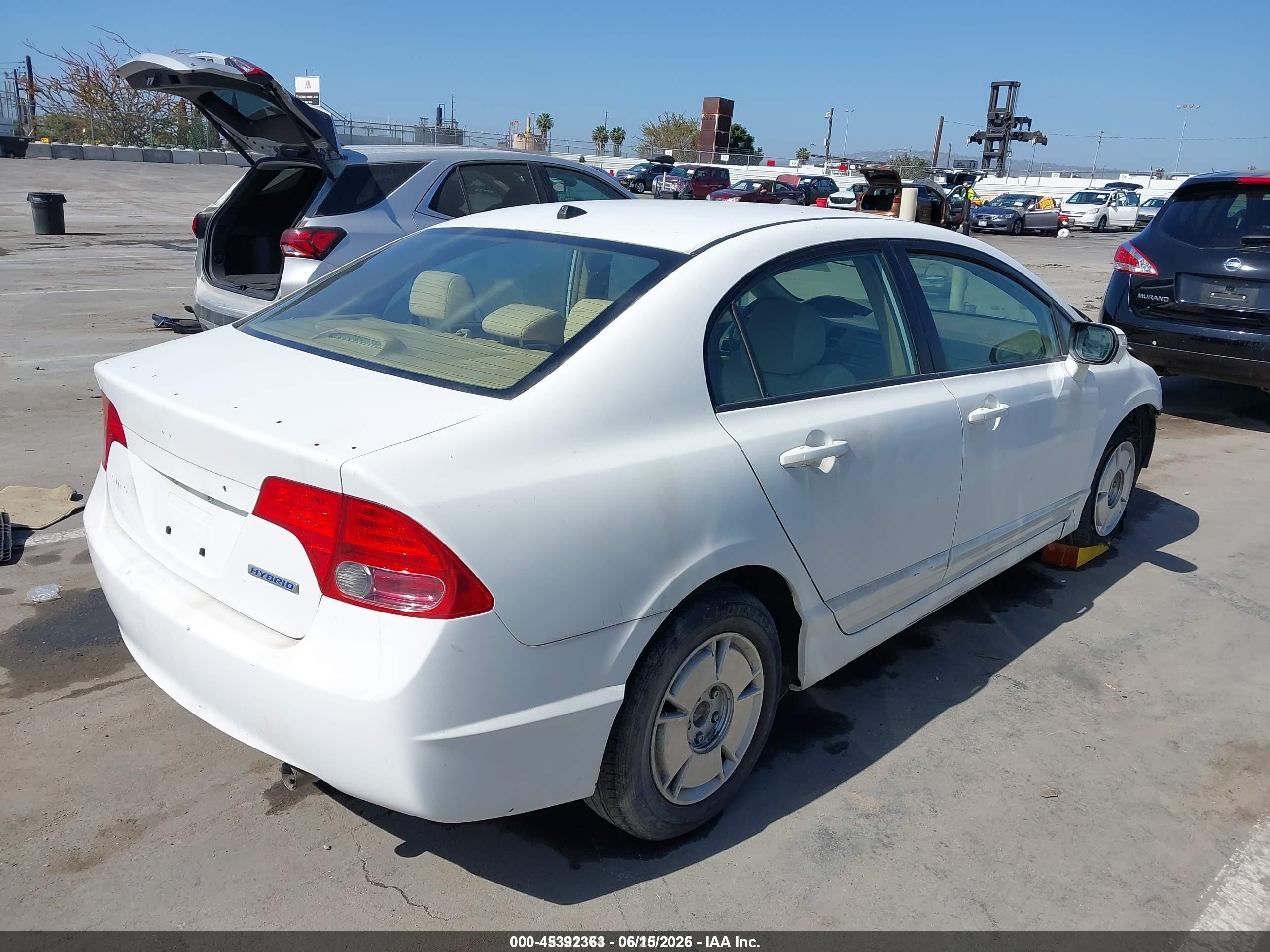 2007 Honda Civic Hybrid   White vin: JHMFA36297S017183