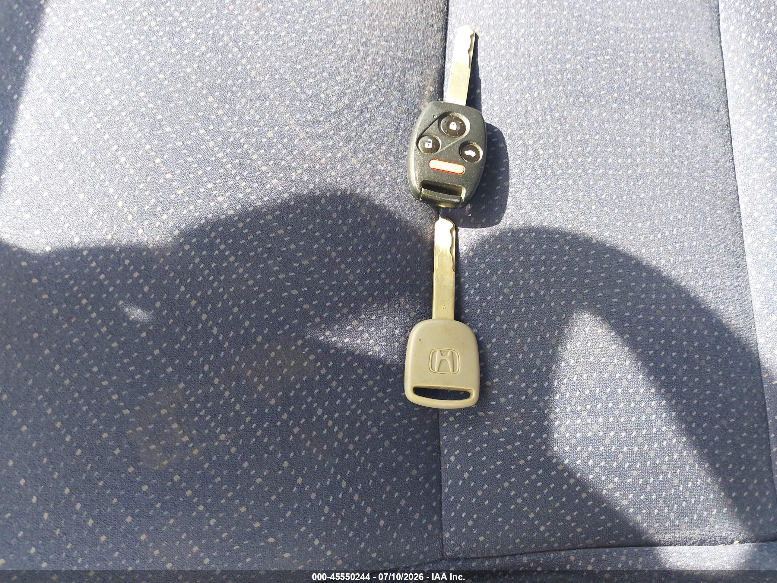 2008 Honda Civic Hybrid   Silver vin: JHMFA362X8S009675