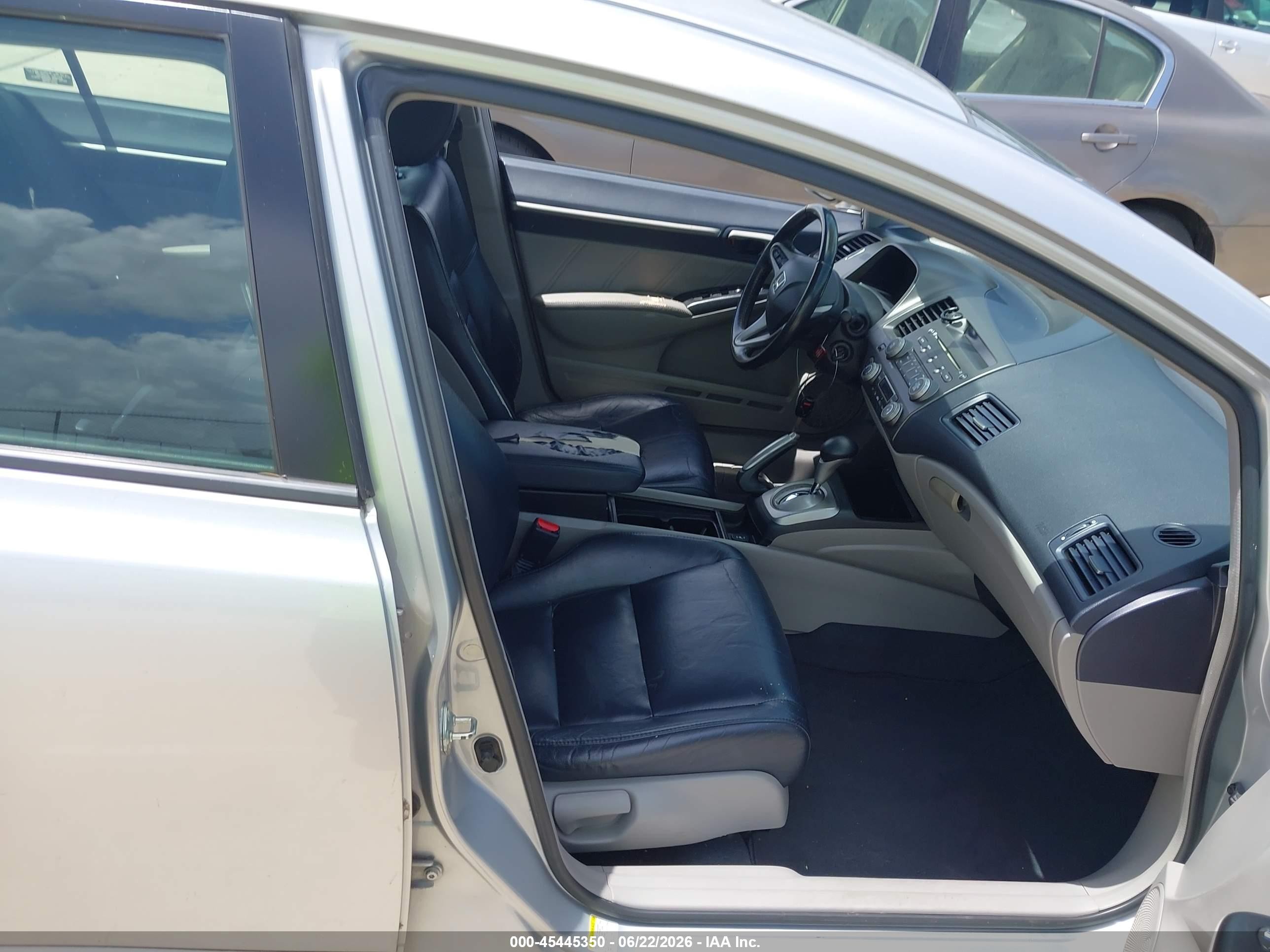 2010 Honda Civic Hybrid   Серебряный vin: JHMFA3F20AS005012