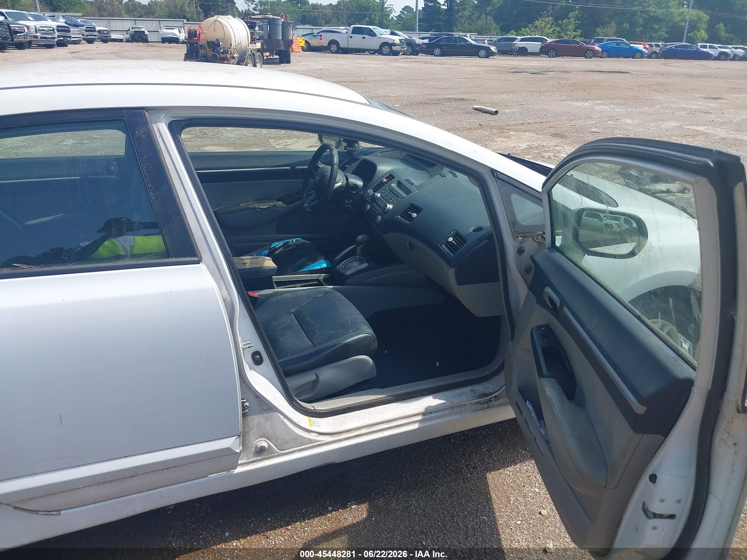 2010 Honda Civic Hybrid   White vin: JHMFA3F26AS005645