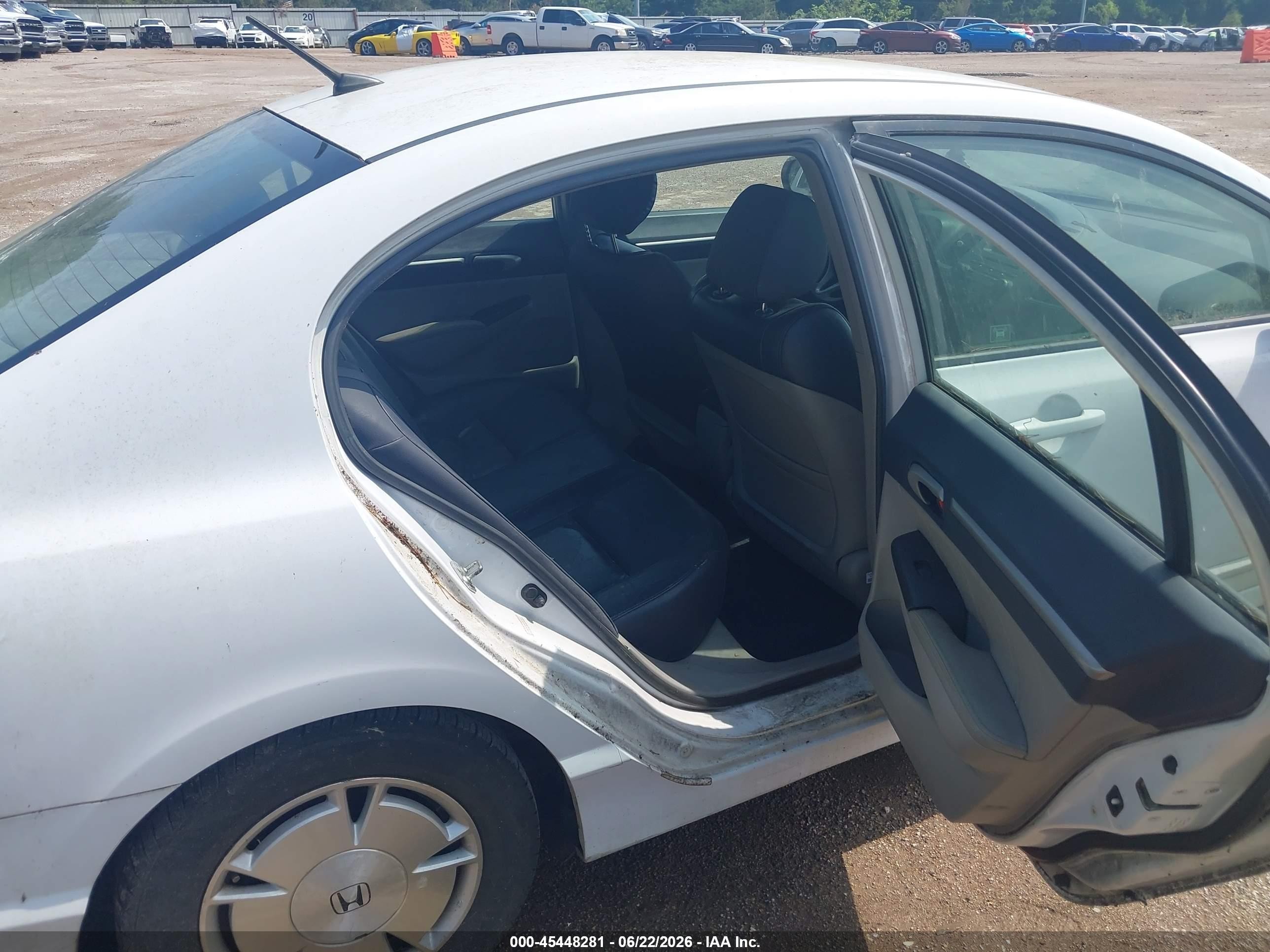 2010 Honda Civic Hybrid   White vin: JHMFA3F26AS005645