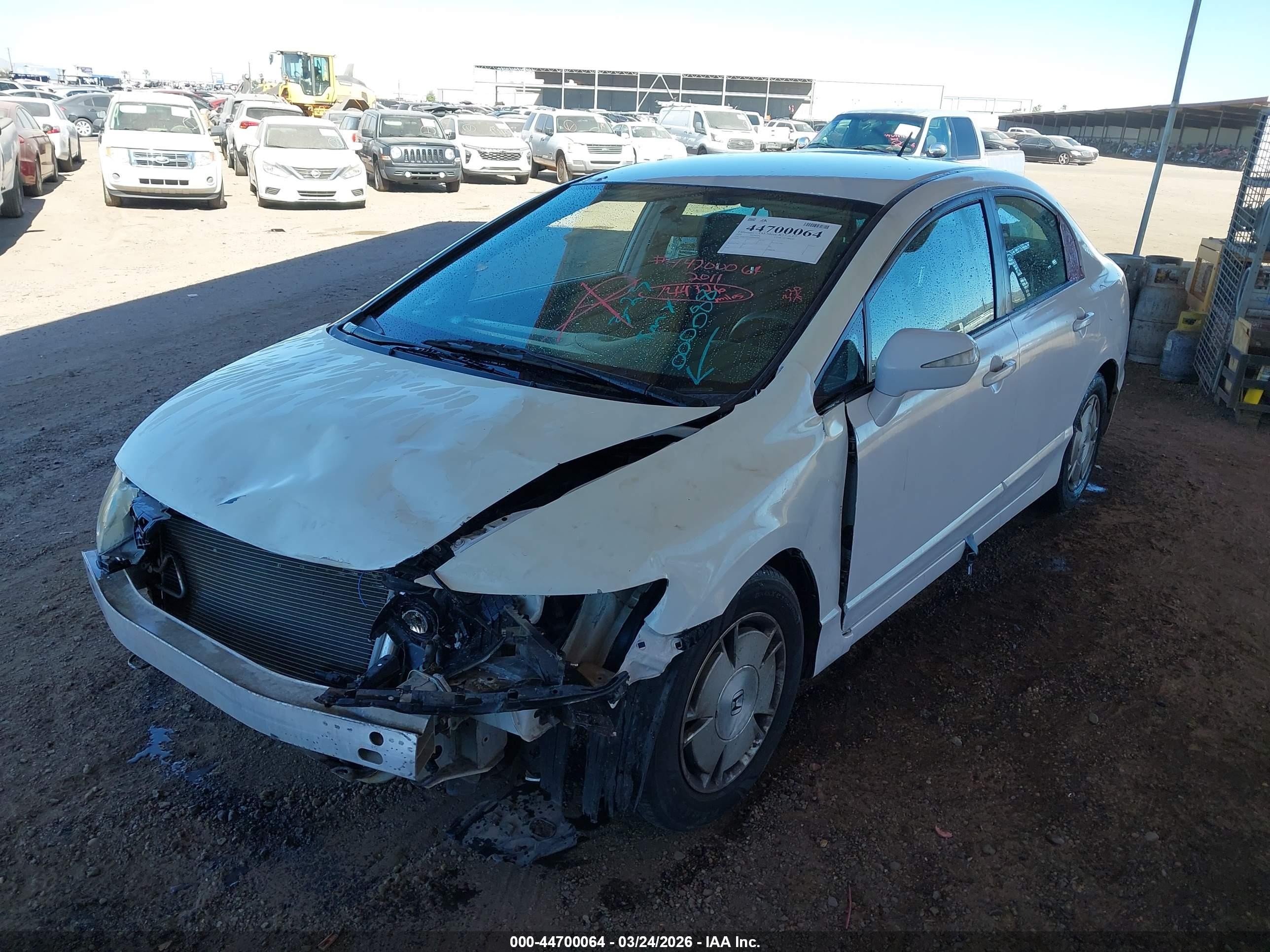 2011 Honda Civic Hybrid   White vin: JHMFA3F26BS000088