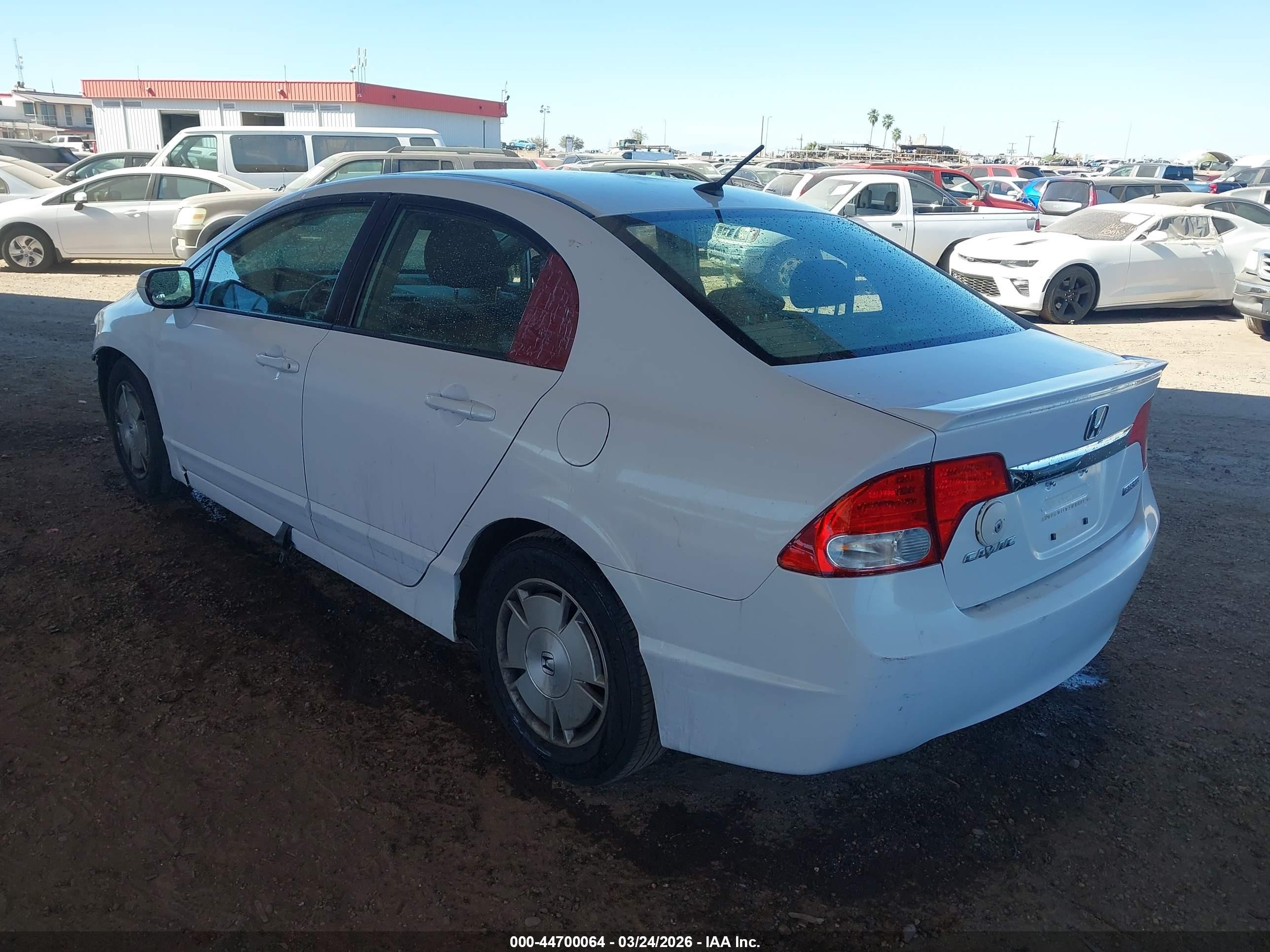 2011 Honda Civic Hybrid   White vin: JHMFA3F26BS000088