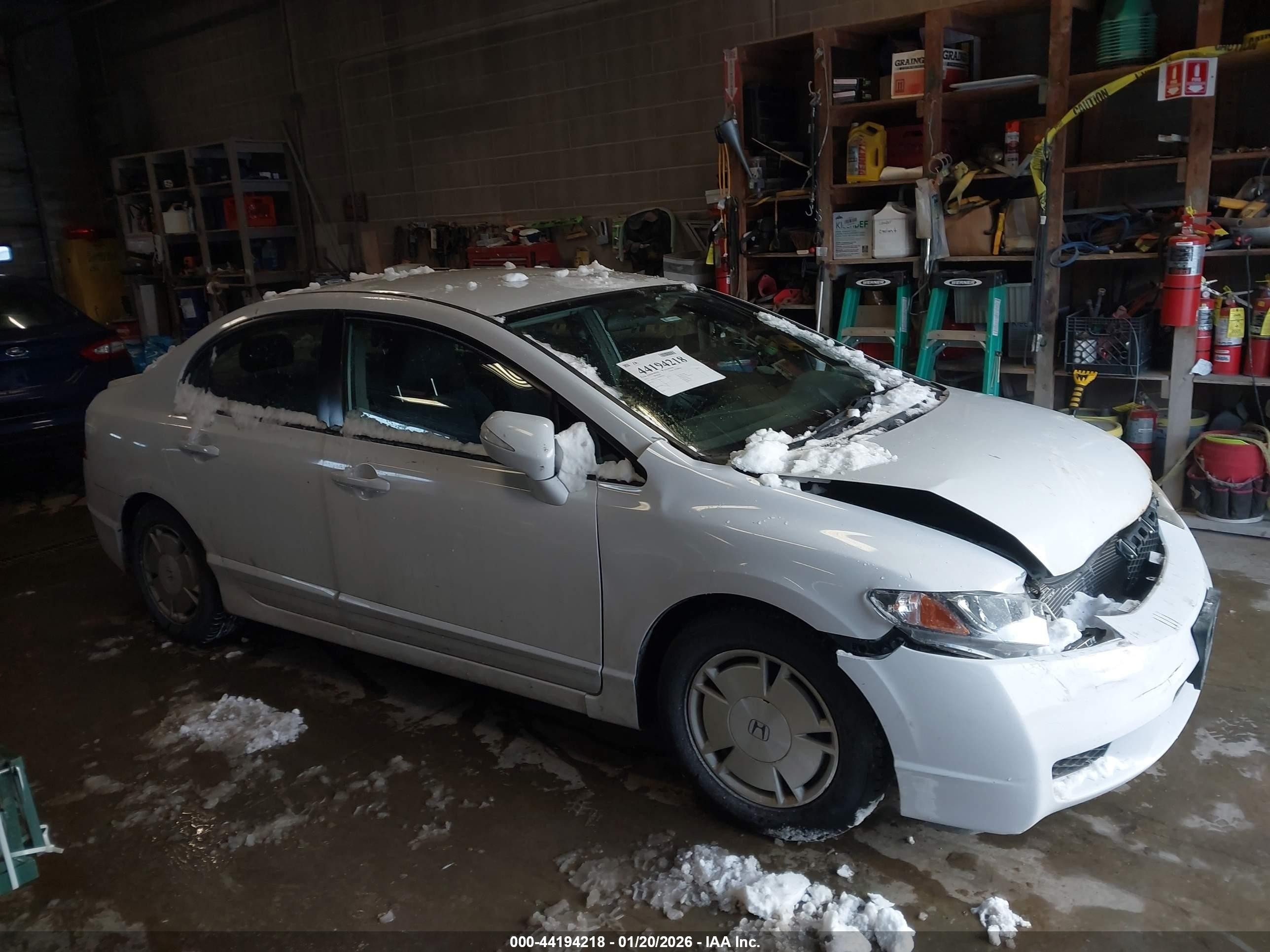 2011 Honda Civic Hybrid   White vin: JHMFA3F27BS000049
