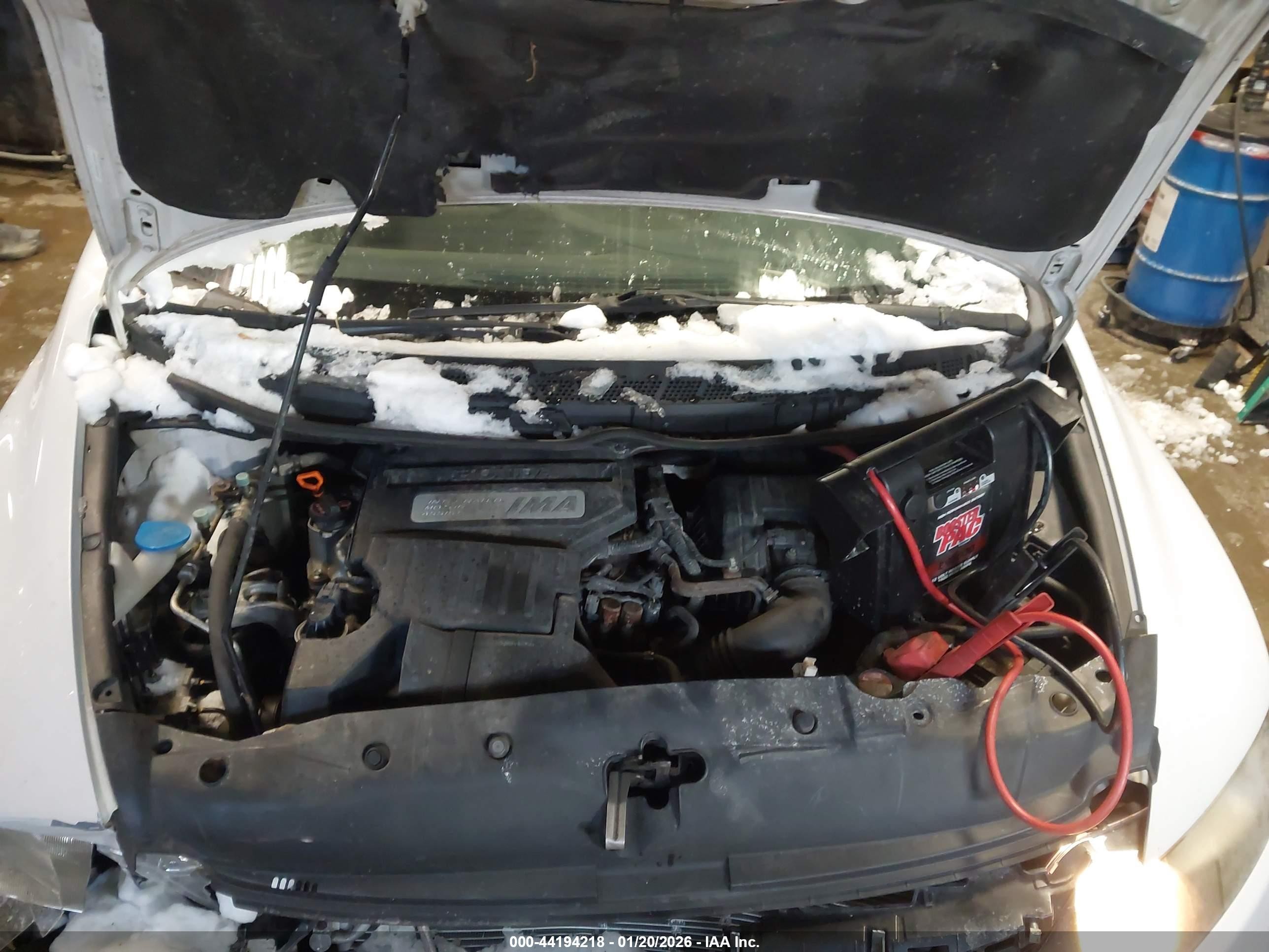 2011 Honda Civic Hybrid   White vin: JHMFA3F27BS000049