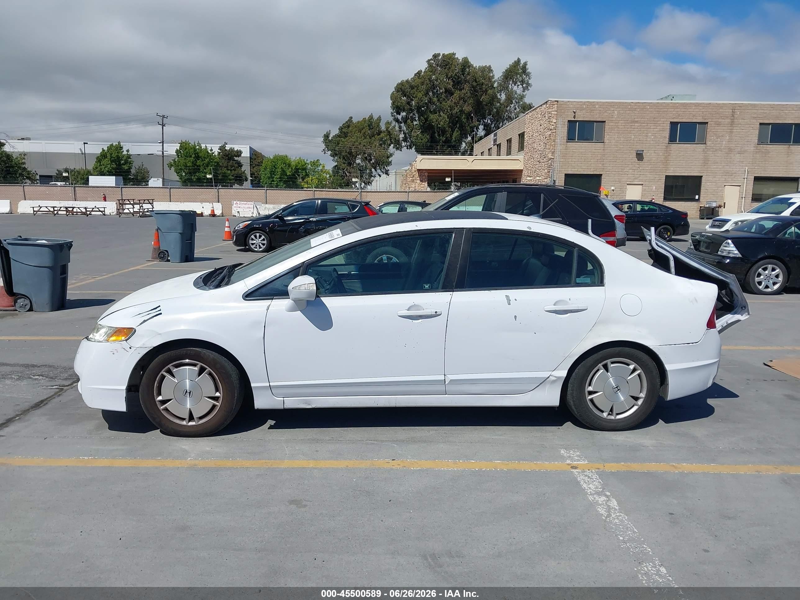 2010 Honda Civic Hybrid   White vin: JHMFA3F28AS007560