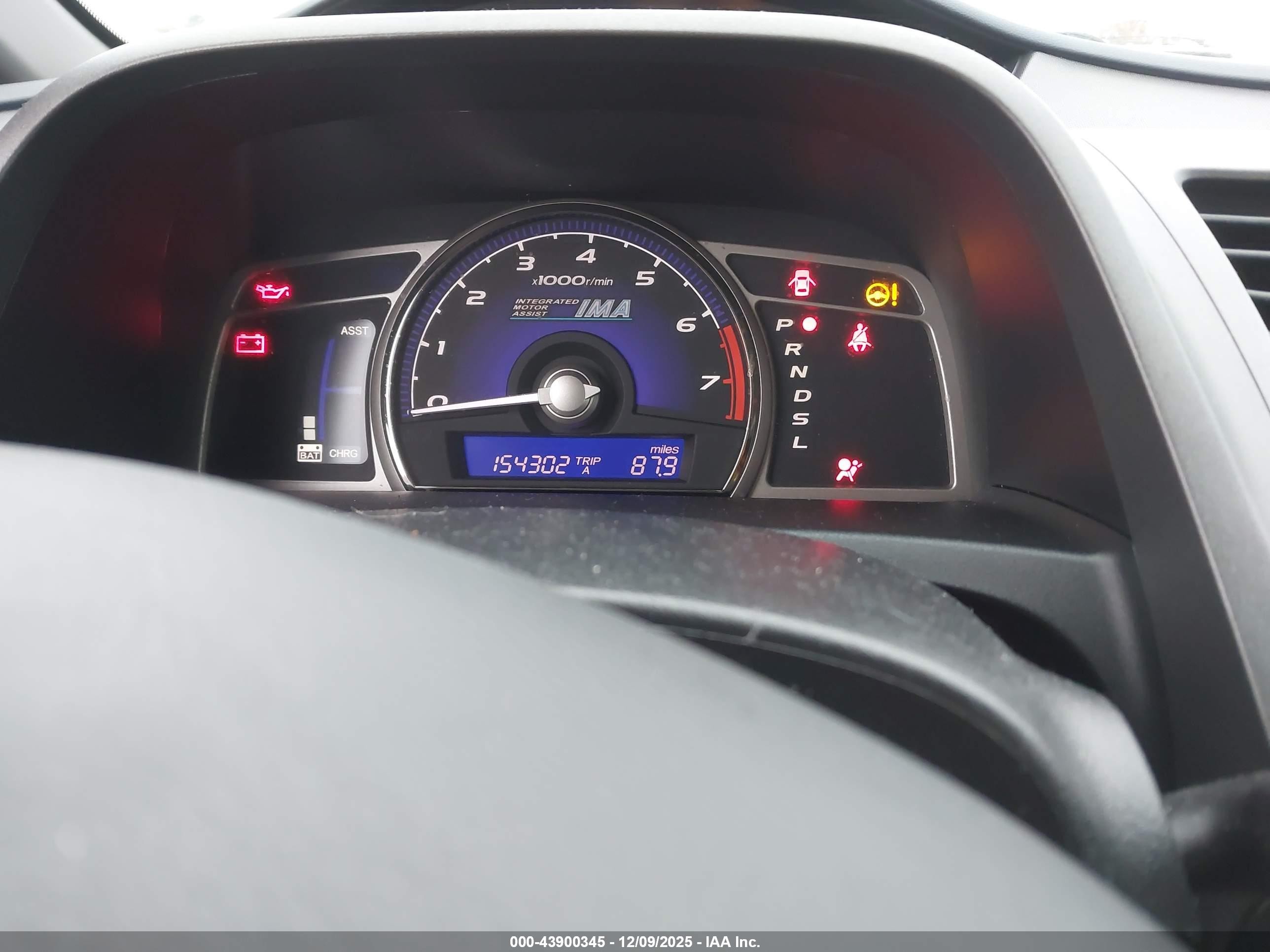 2011 Honda Civic Hybrid   White vin: JHMFA3F28BS000111
