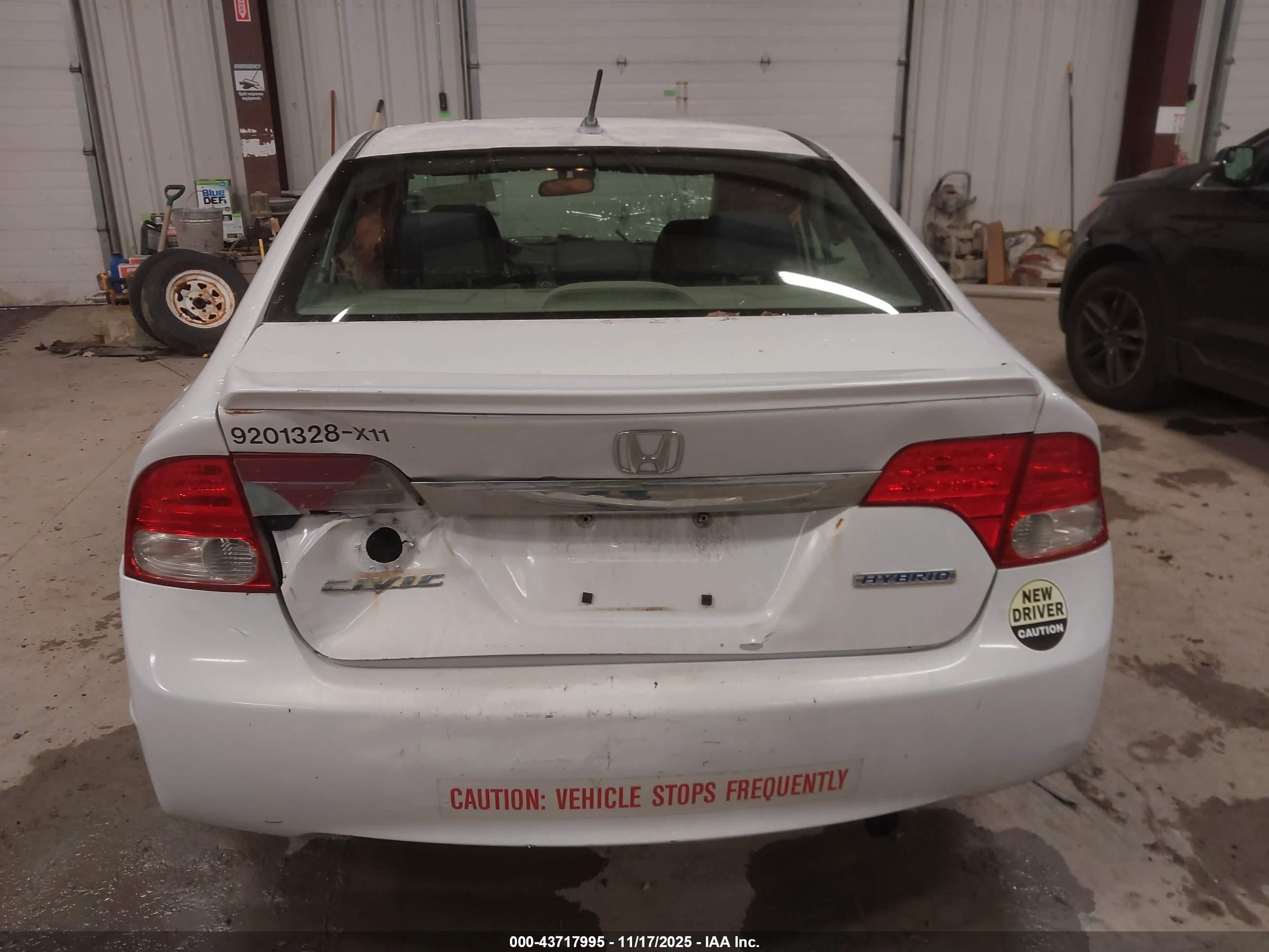 2011 Honda Civic Hybrid   White vin: JHMFA3F28BS000383