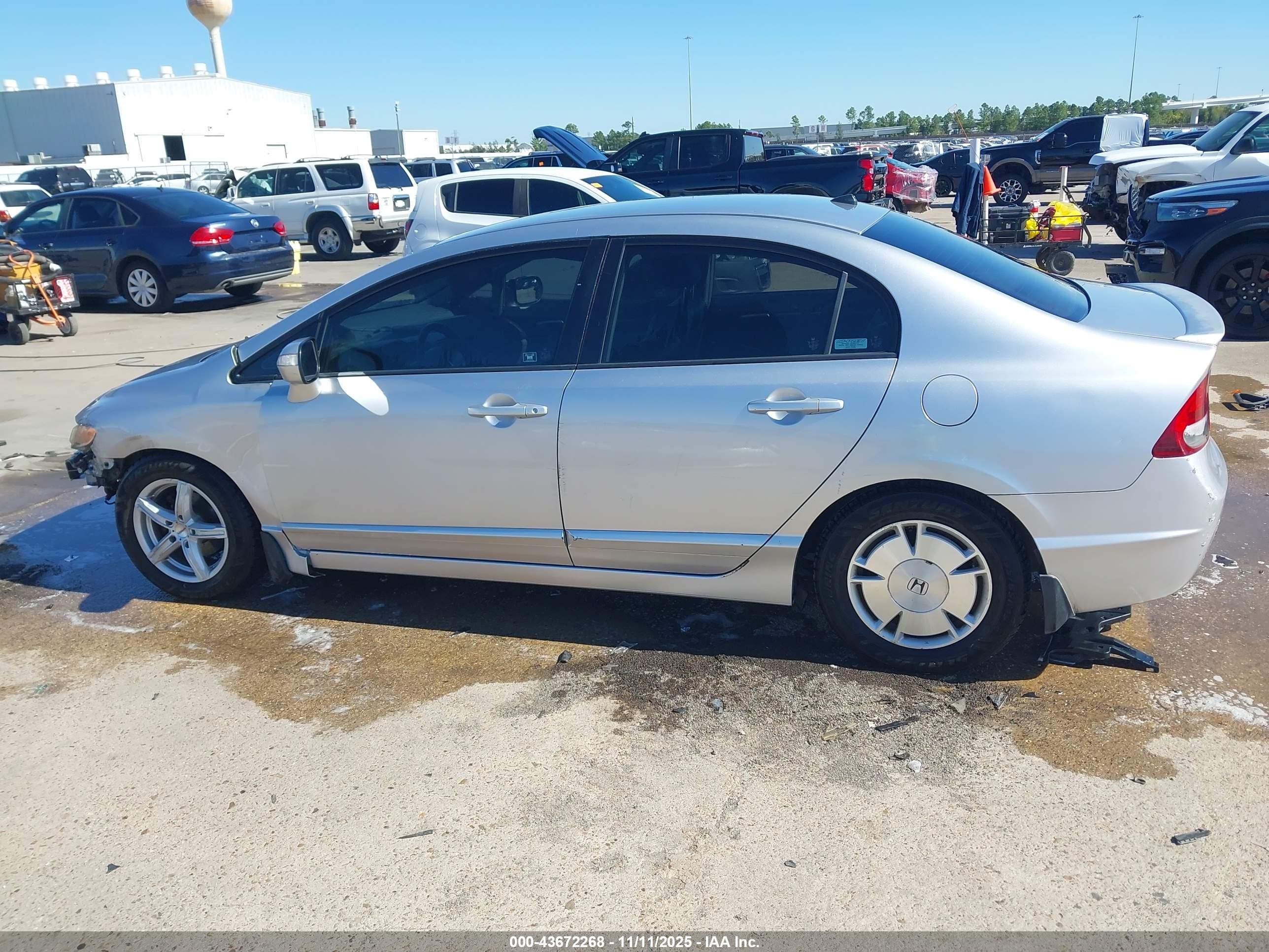 2011 Honda Civic Hybrid   Silver vin: JHMFA3F28BS000836