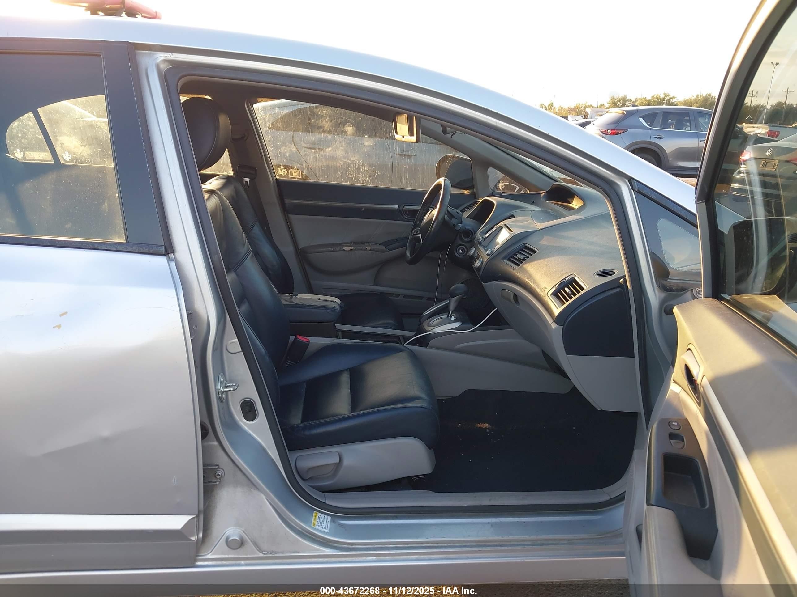 2011 Honda Civic Hybrid   Silver vin: JHMFA3F28BS000836