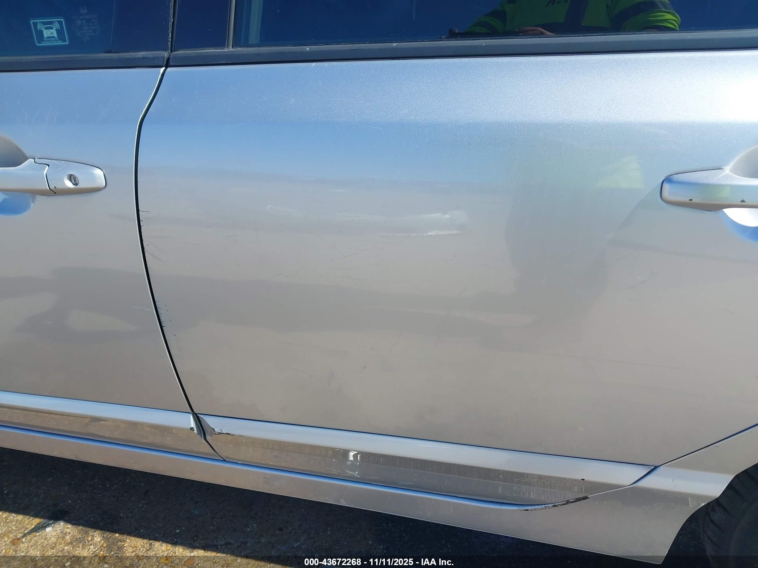 2011 Honda Civic Hybrid   Silver vin: JHMFA3F28BS000836