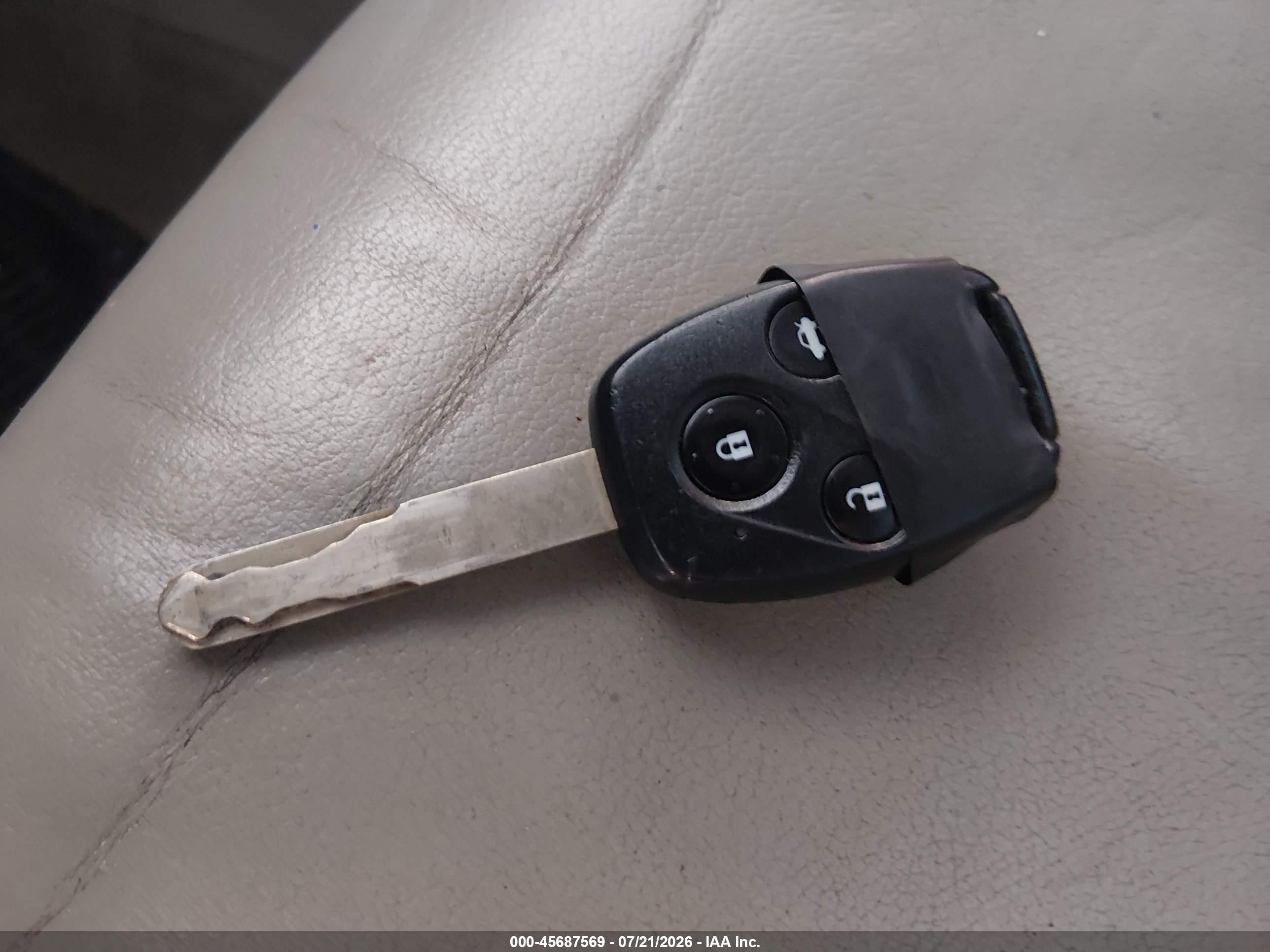 2012 Honda Civic Hybrid   White vin: JHMFB4F34CS007795