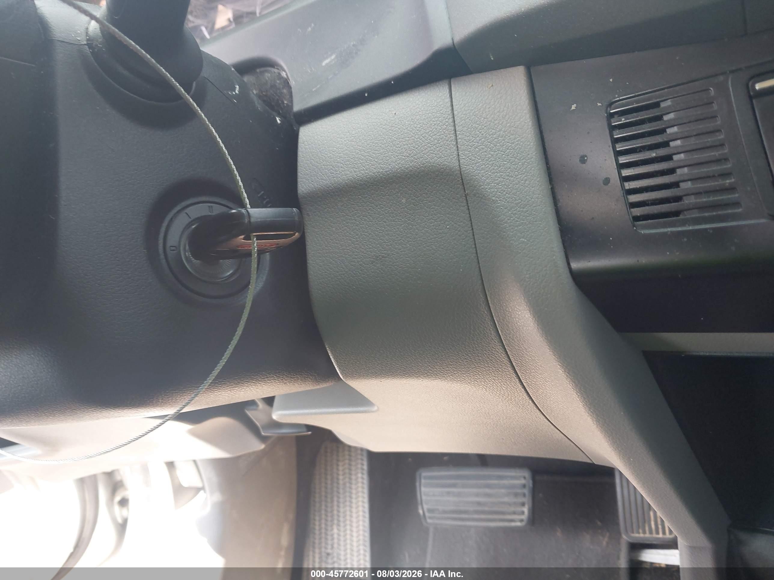 2012 Honda Civic Hybrid   Серебряный vin: JHMFB4F38CS007959