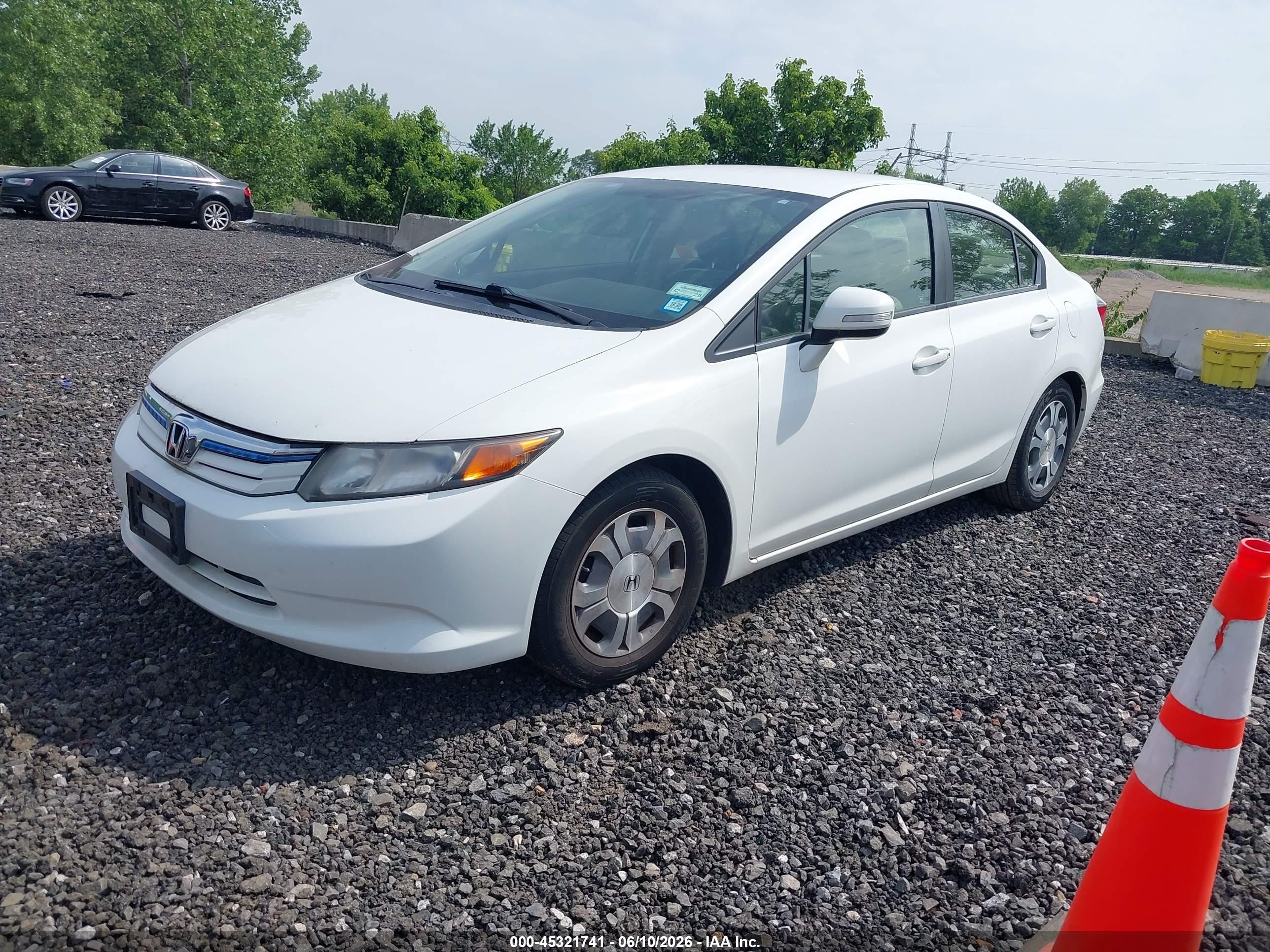 2012 Honda Civic Hybrid   White vin: JHMFB4F39CS010157