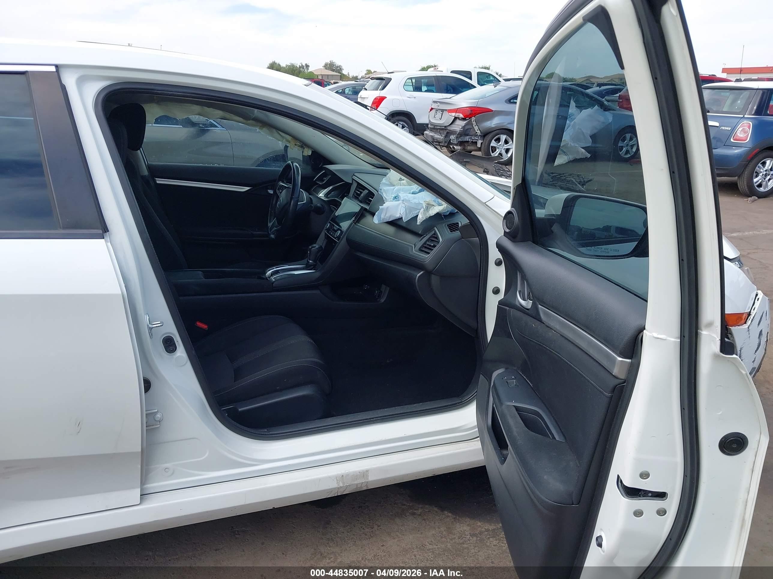 2018 Honda Civic Ex-t White vin: JHMFC1F33JX041724