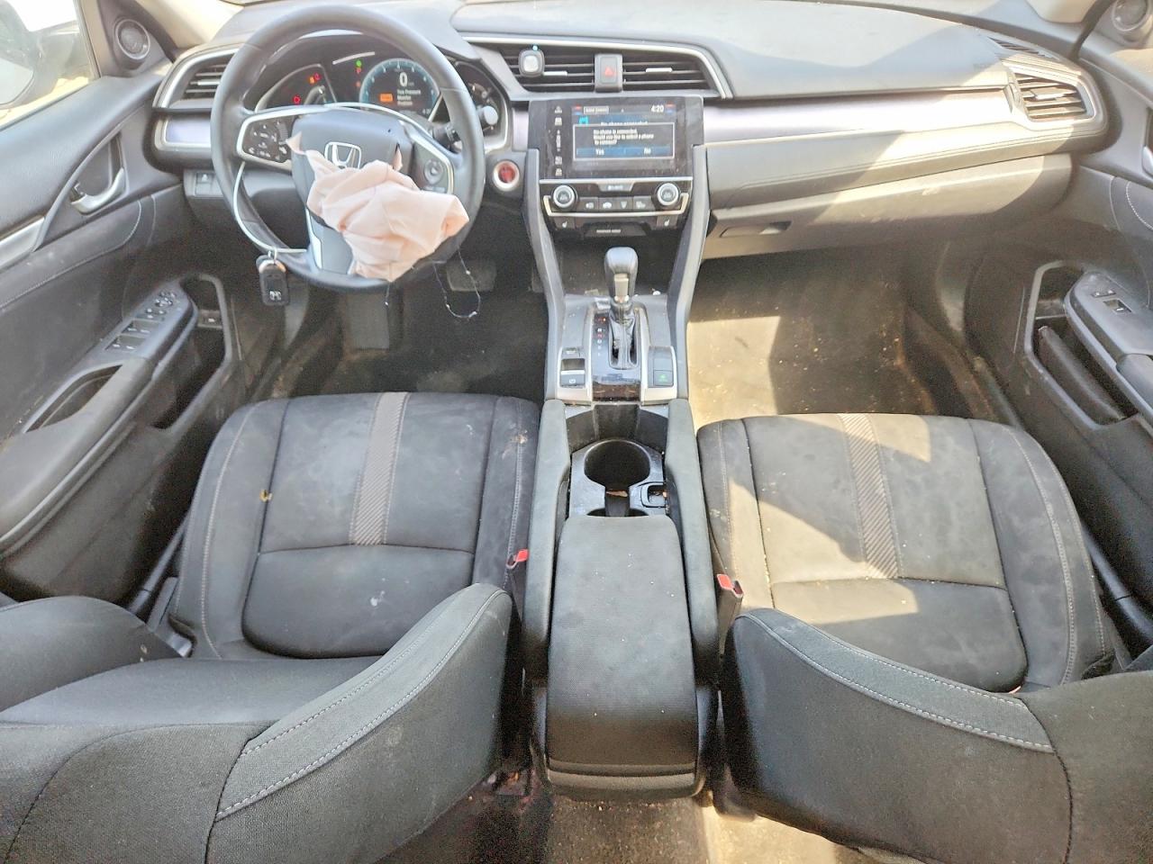 2018 Honda Civic Ex White vin: JHMFC1F34JX003077