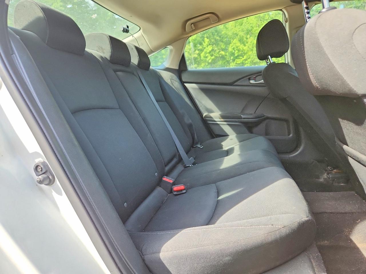 2018 Honda Civic Ex White vin: JHMFC1F34JX003077