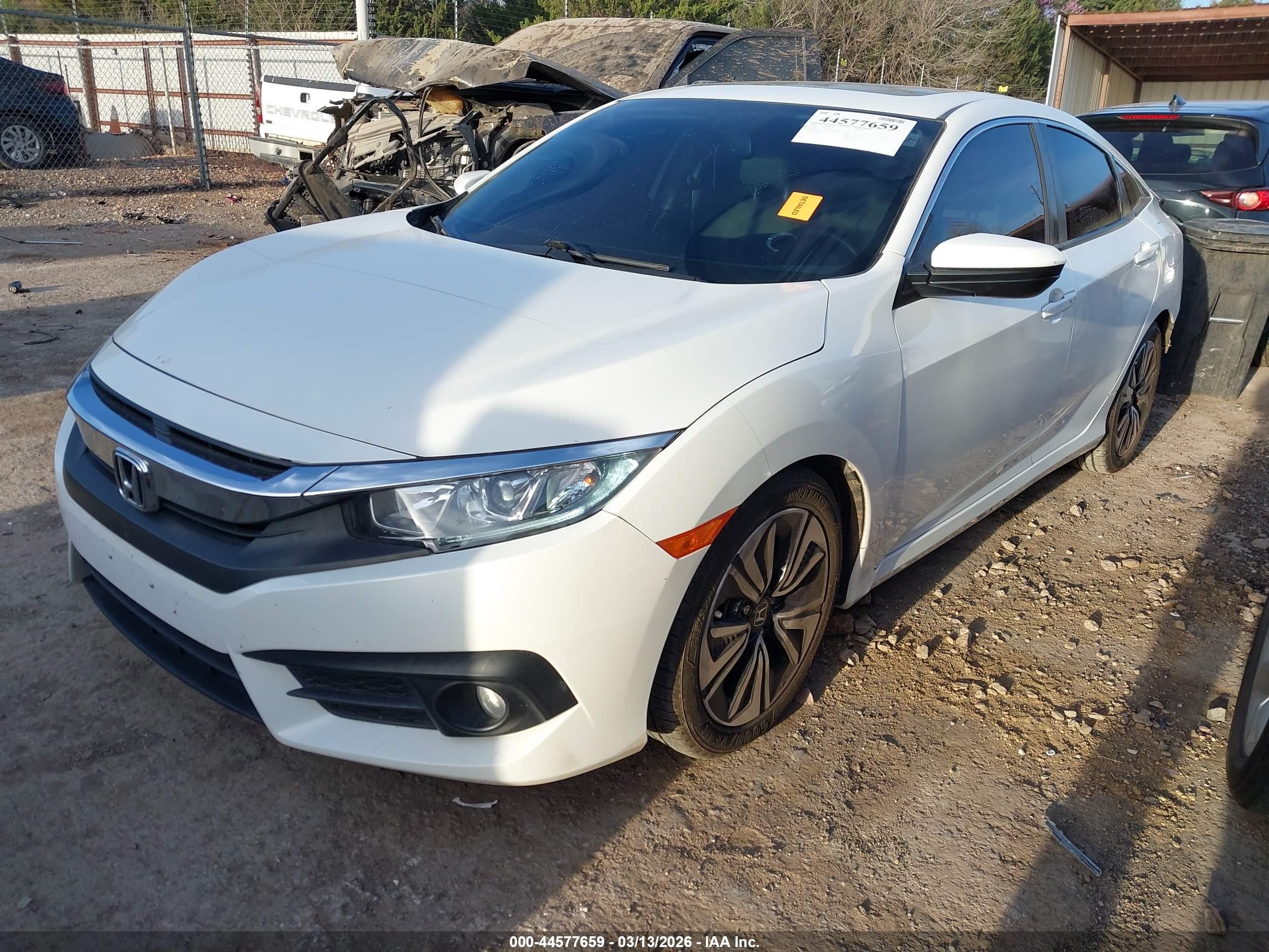 2018 Honda Civic Ex-l White vin: JHMFC1F72JX010063