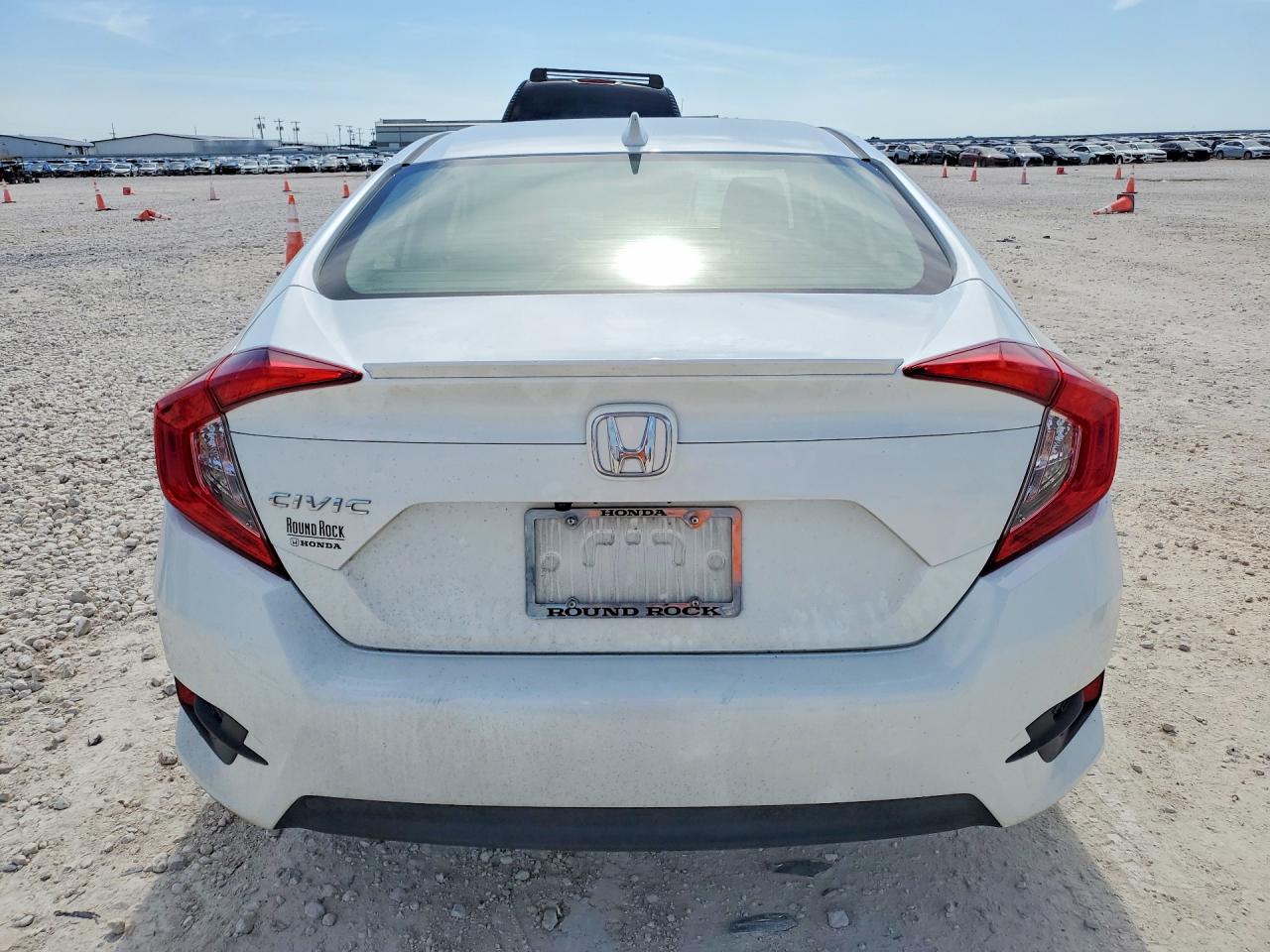 2018 Honda Civic Exl White vin: JHMFC1F79JX019682