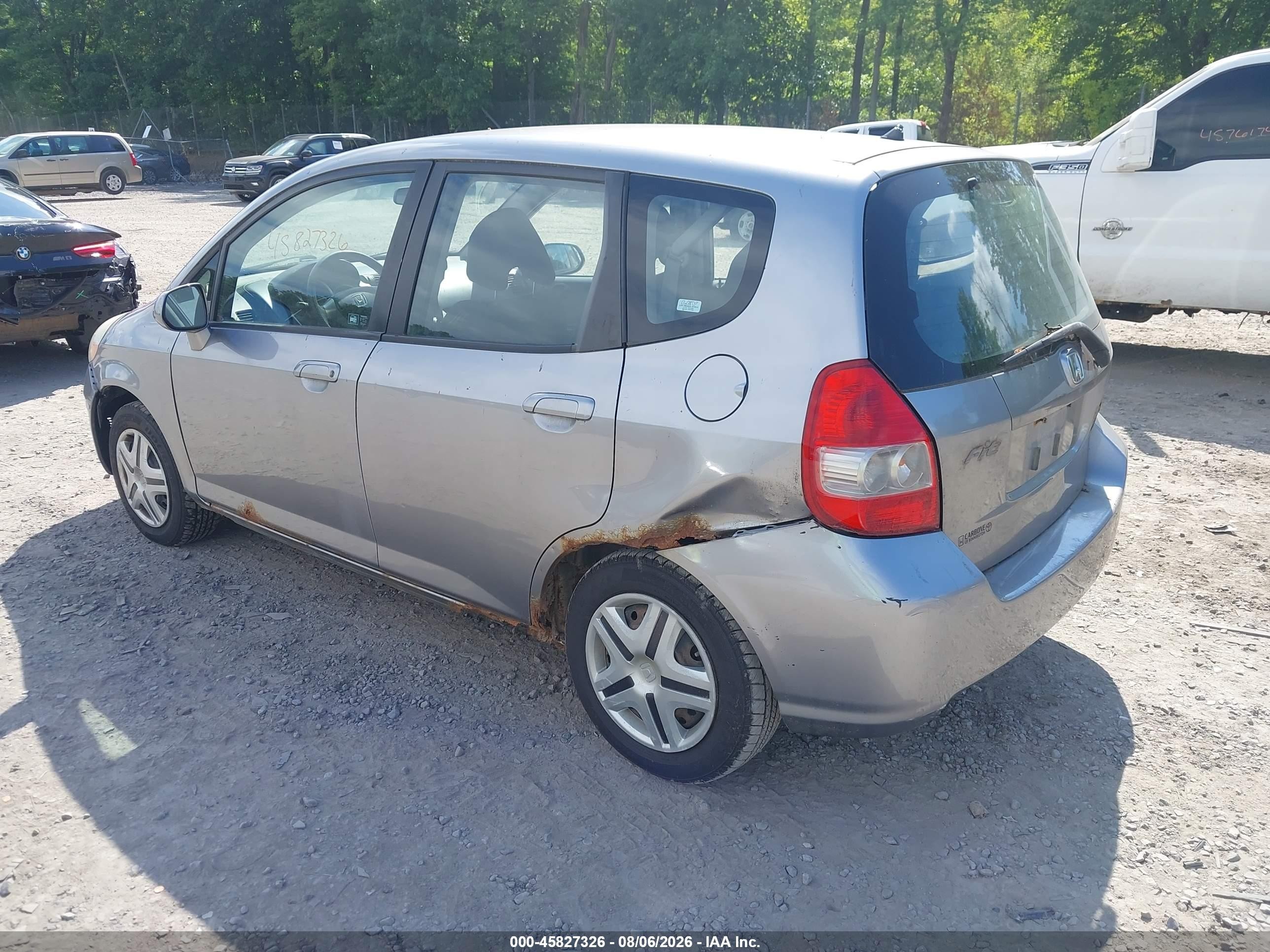 2008 Honda Fit   Silver vin: JHMGD37458S066068