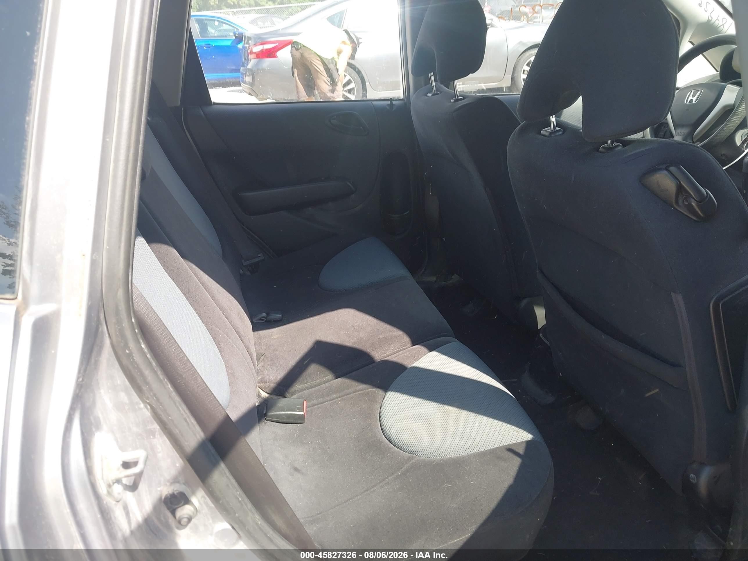 2008 Honda Fit   Silver vin: JHMGD37458S066068