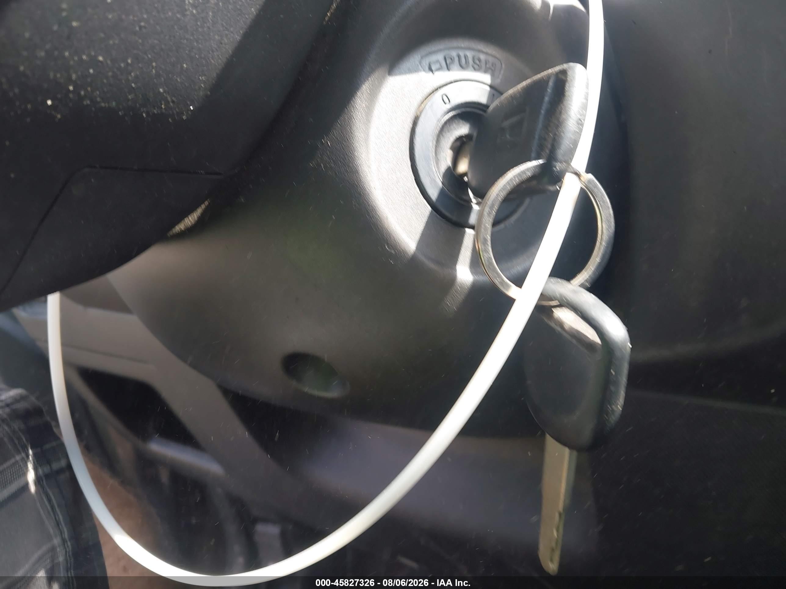 2008 Honda Fit   Silver vin: JHMGD37458S066068
