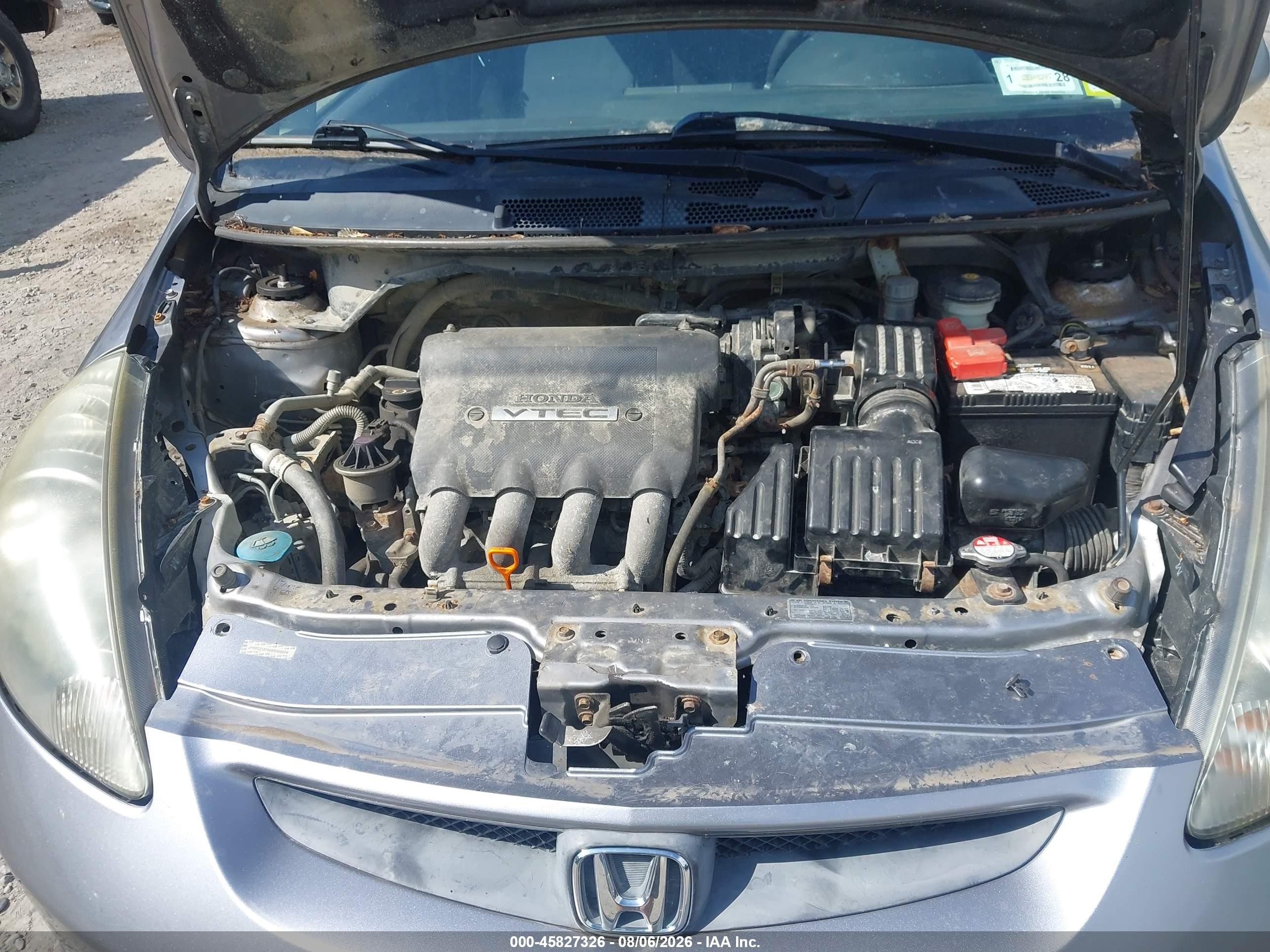 2008 Honda Fit   Silver vin: JHMGD37458S066068