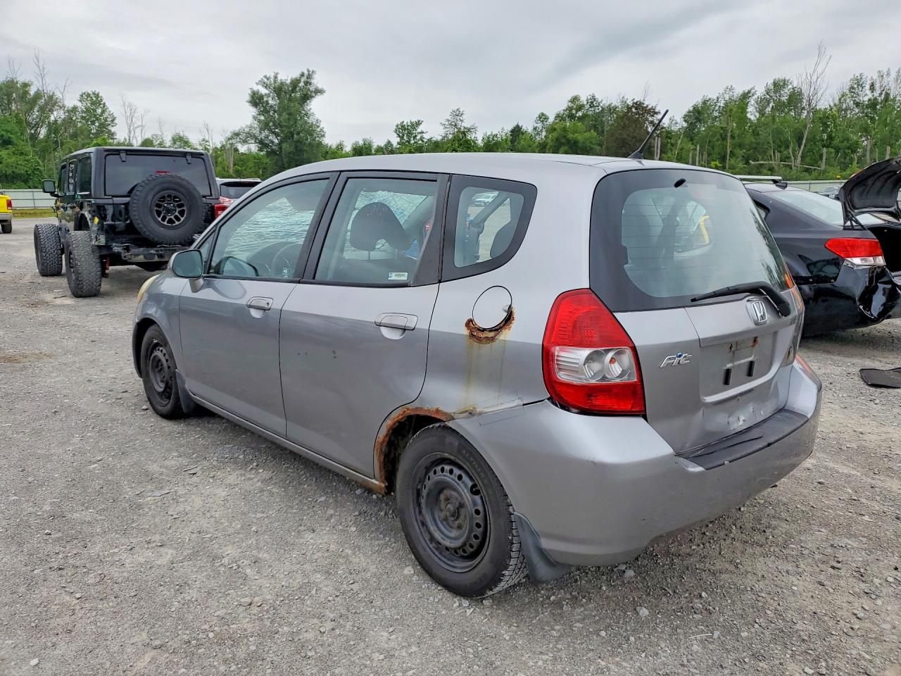 2008 Honda Fit Silver vin: JHMGD37488S005491