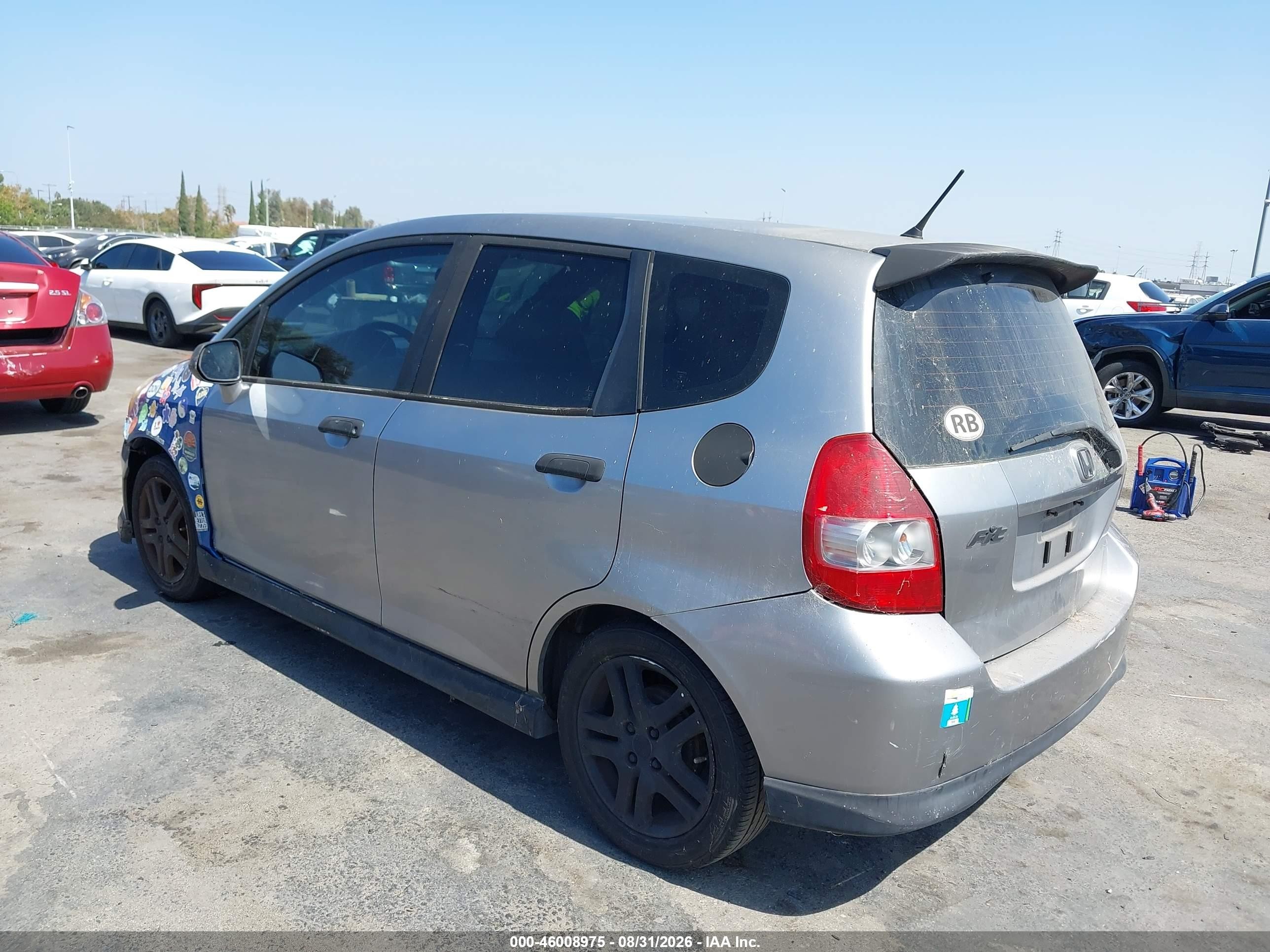 2008 Honda Fit Sport Silver vin: JHMGD37628S011398