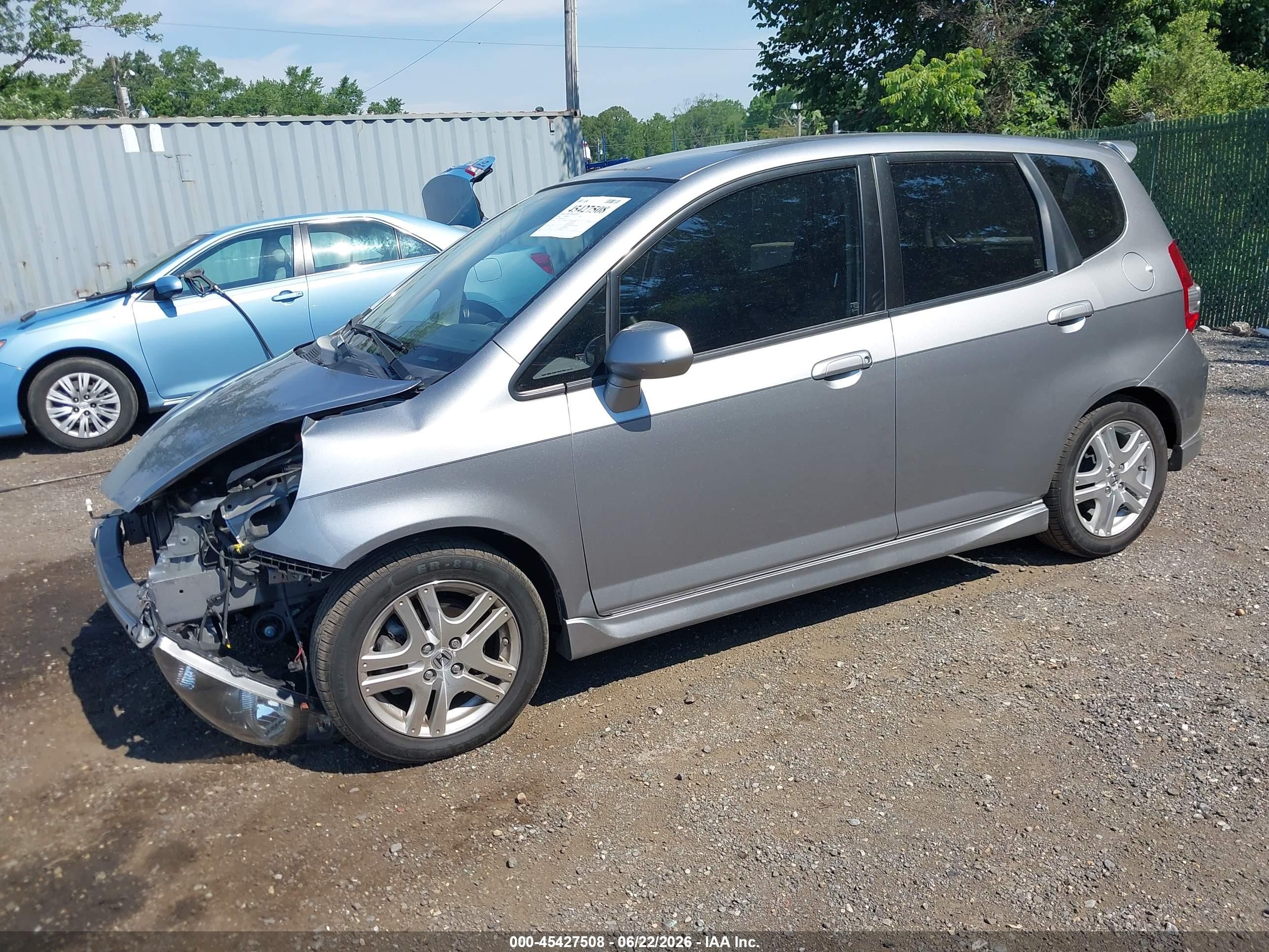 2008 Honda Fit Sport Silver vin: JHMGD37628S012227