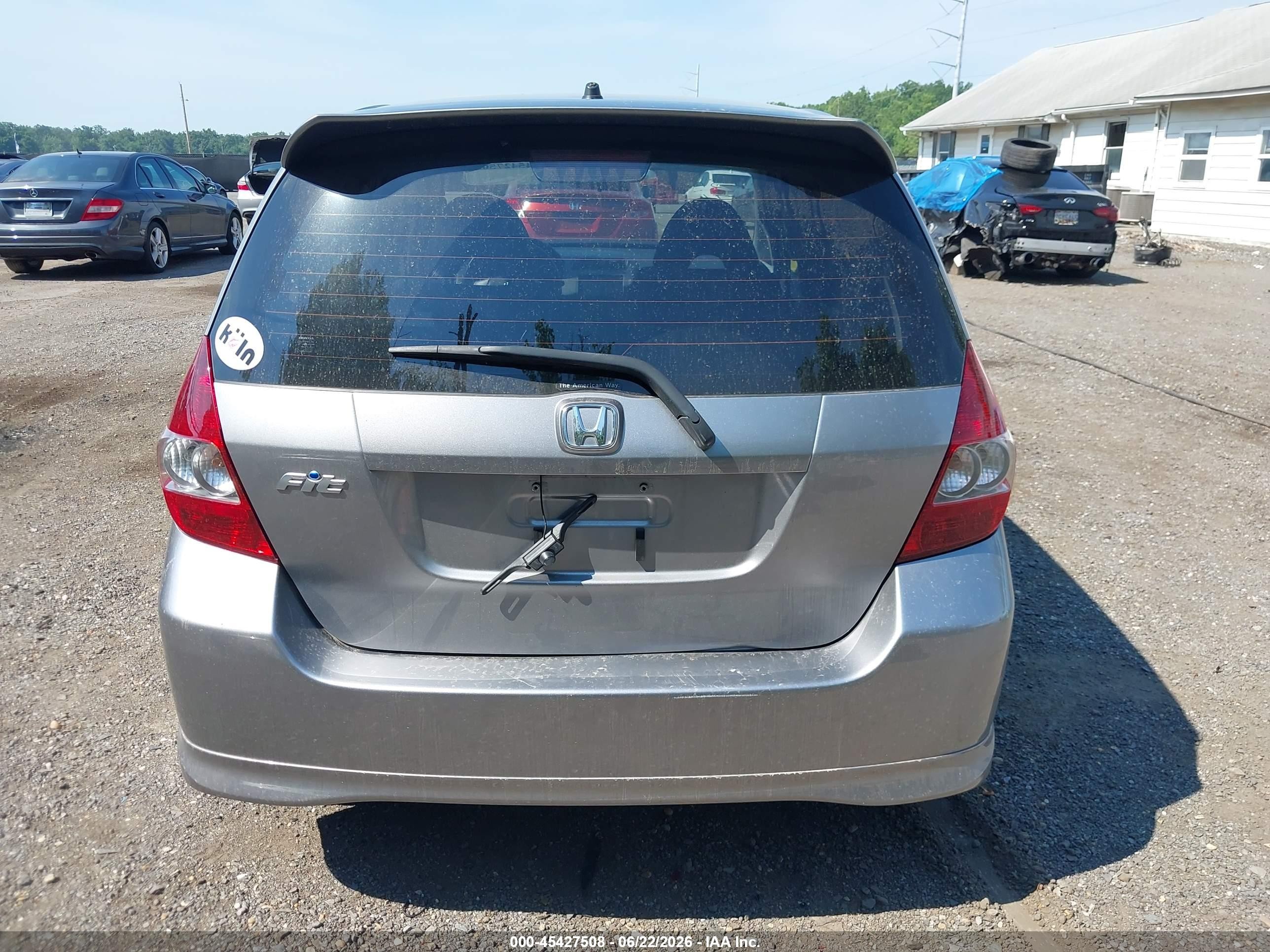 2008 Honda Fit Sport Silver vin: JHMGD37628S012227