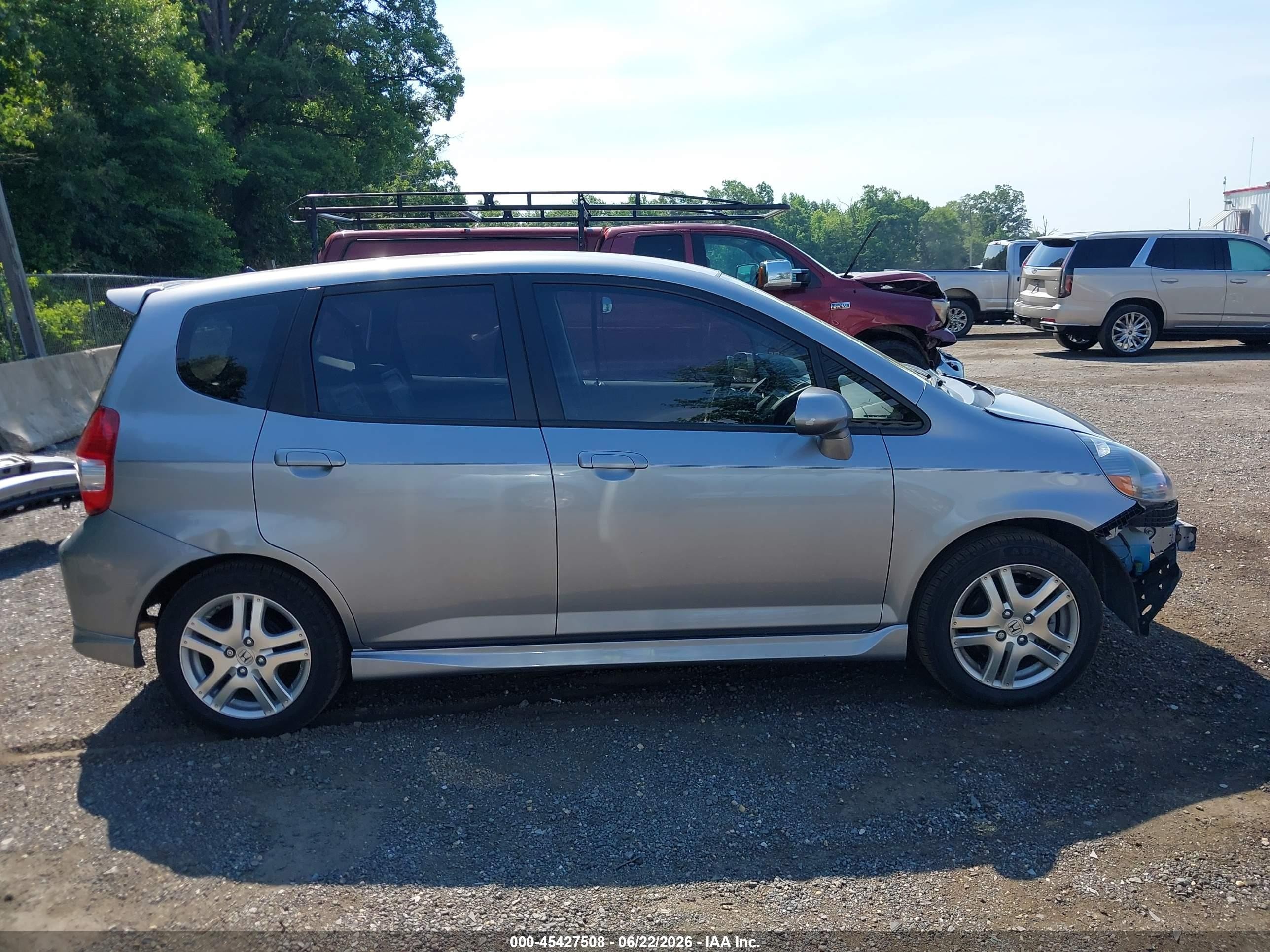 2008 Honda Fit Sport Silver vin: JHMGD37628S012227