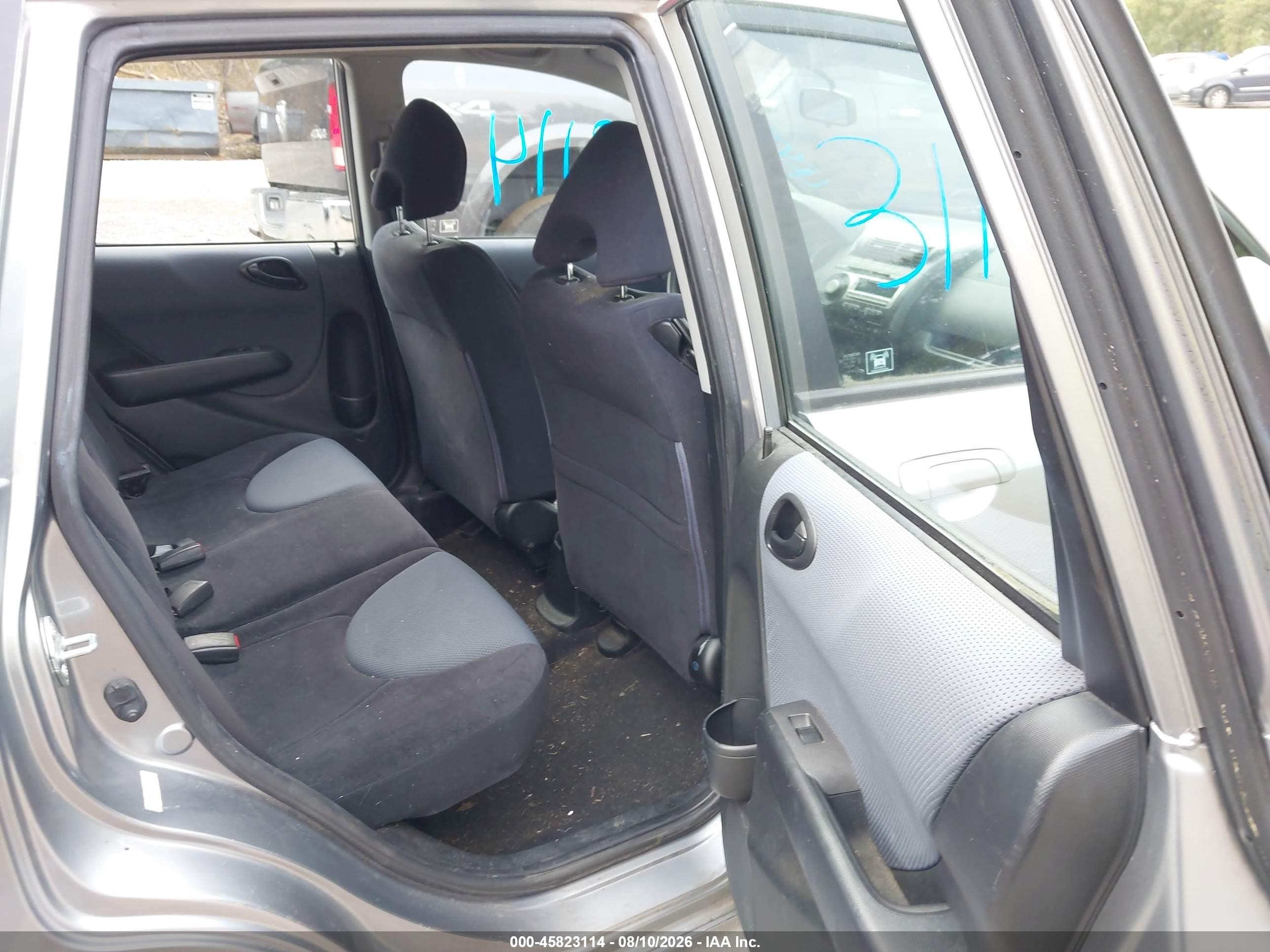 2007 Honda Fit Sport Silver vin: JHMGD37657S056673