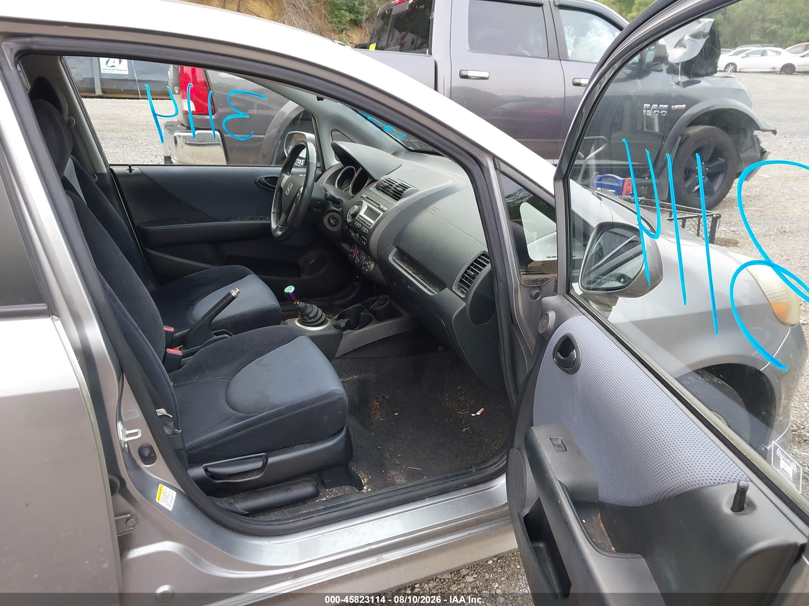 2007 Honda Fit Sport Silver vin: JHMGD37657S056673