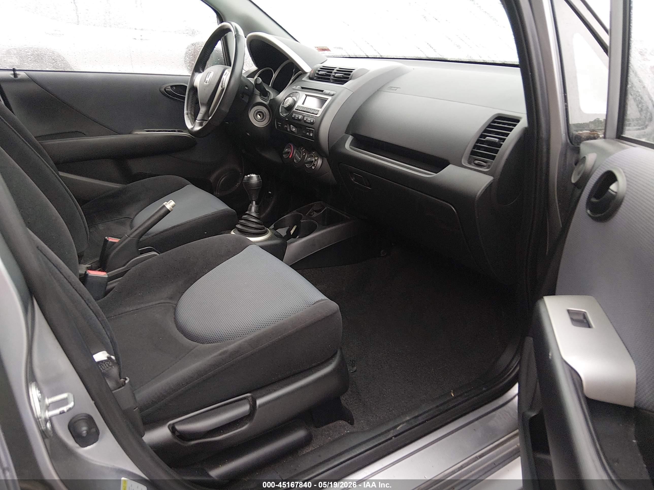 2008 Honda Fit Sport Silver vin: JHMGD37658S025327