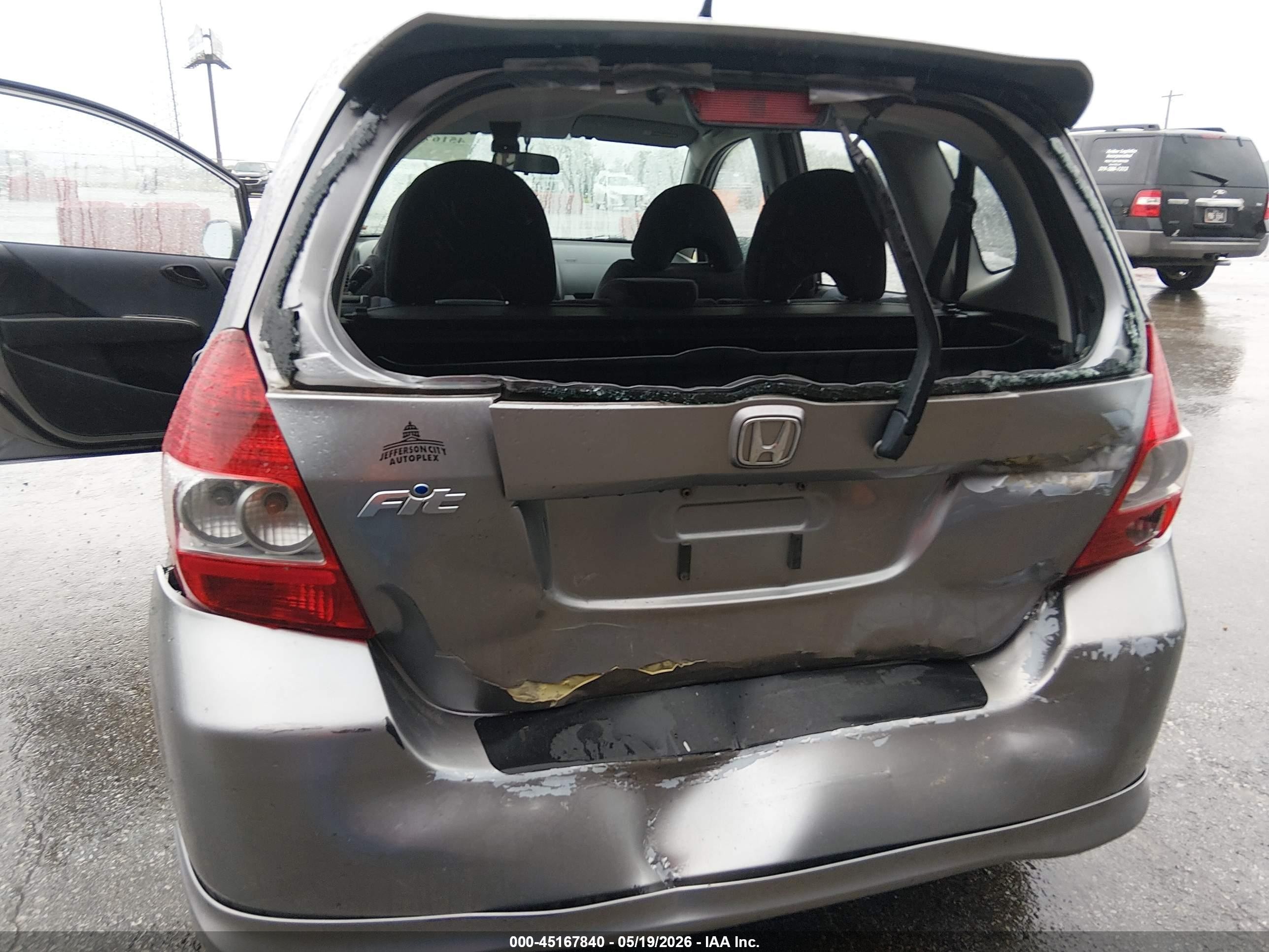 2008 Honda Fit Sport Silver vin: JHMGD37658S025327