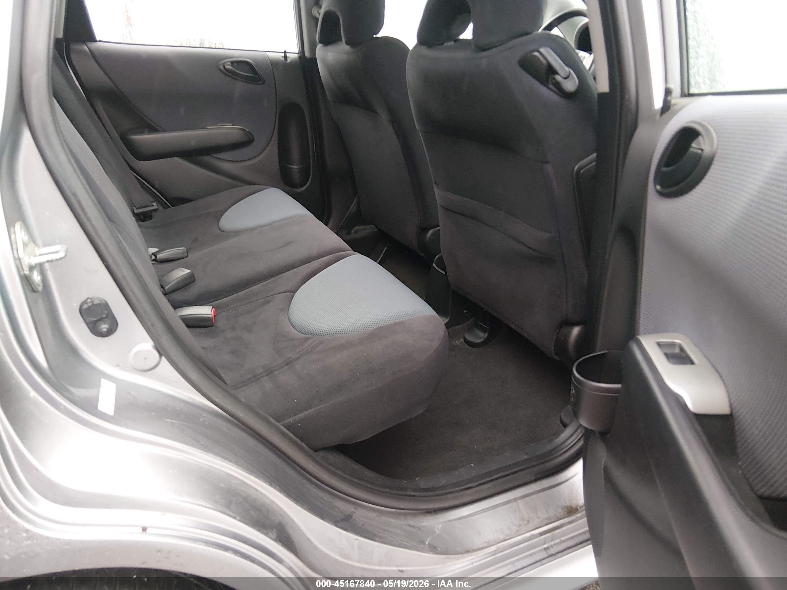 2008 Honda Fit Sport Silver vin: JHMGD37658S025327
