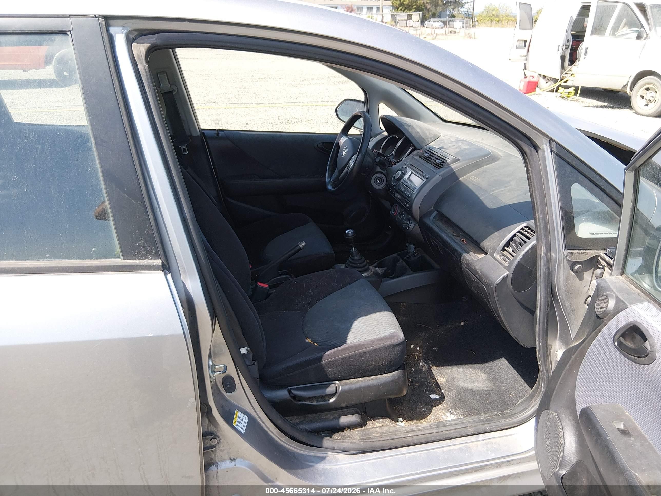 2008 Honda Fit Sport Silver vin: JHMGD37658S036098
