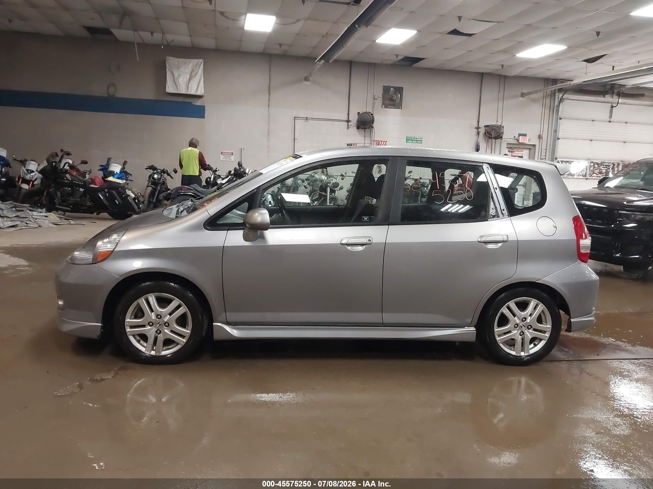 2007 Honda Fit Sport Серебряный vin: JHMGD37687S063150