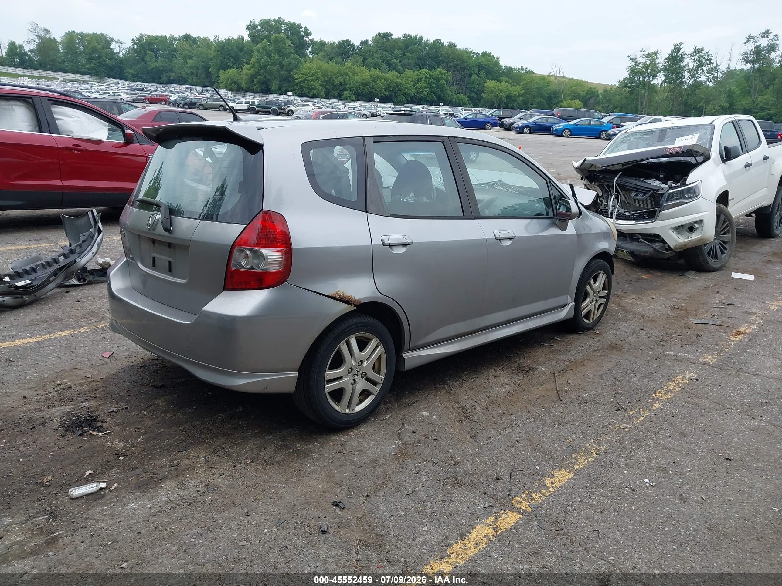 2008 Honda Fit Sport Silver vin: JHMGD37688S012233