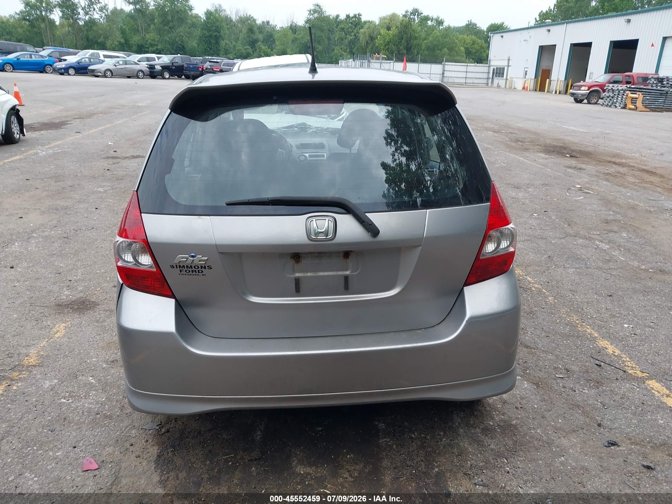 2008 Honda Fit Sport Silver vin: JHMGD37688S012233