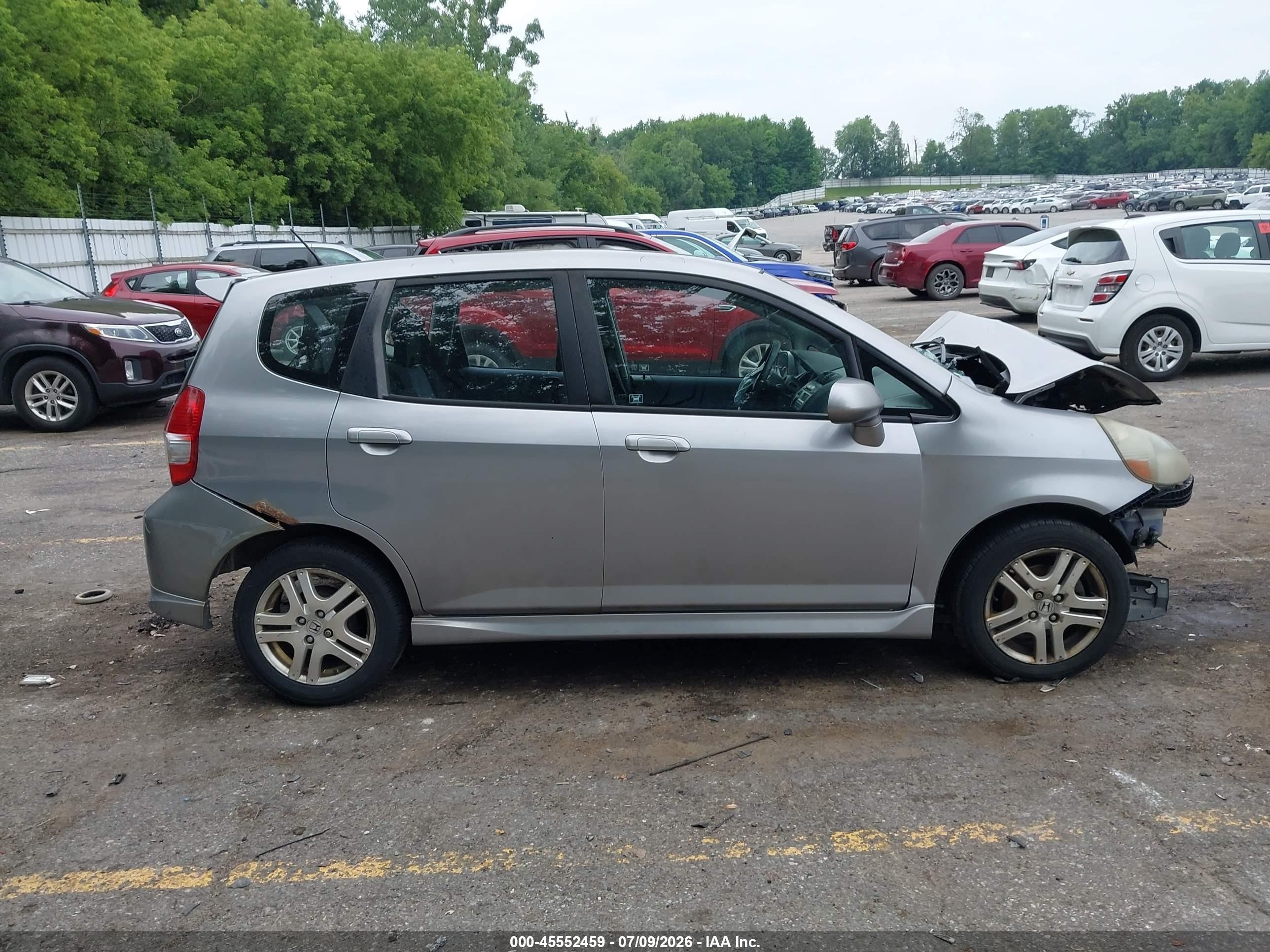 2008 Honda Fit Sport Silver vin: JHMGD37688S012233