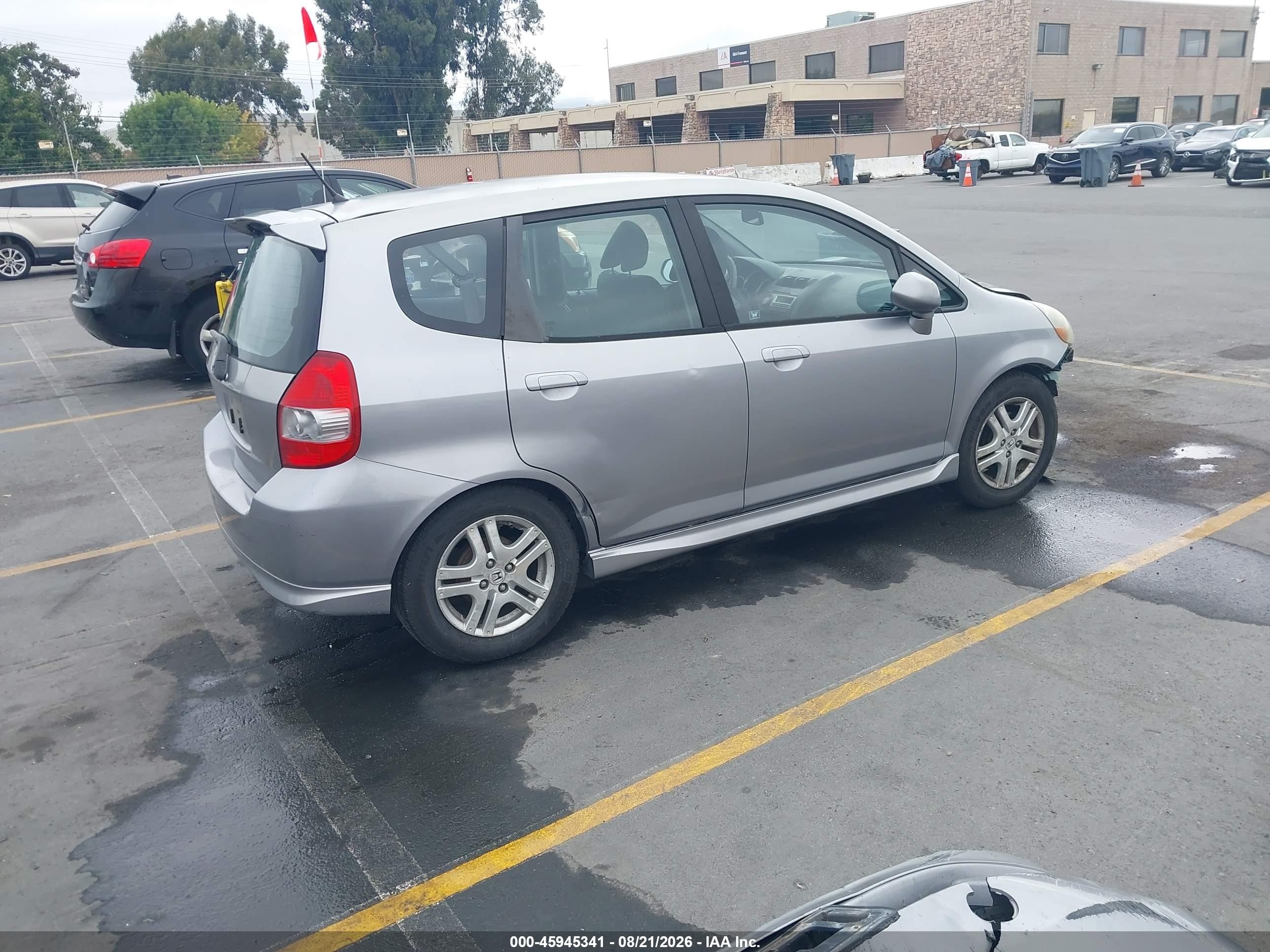 2008 Honda Fit Sport Silver vin: JHMGD37688S023376