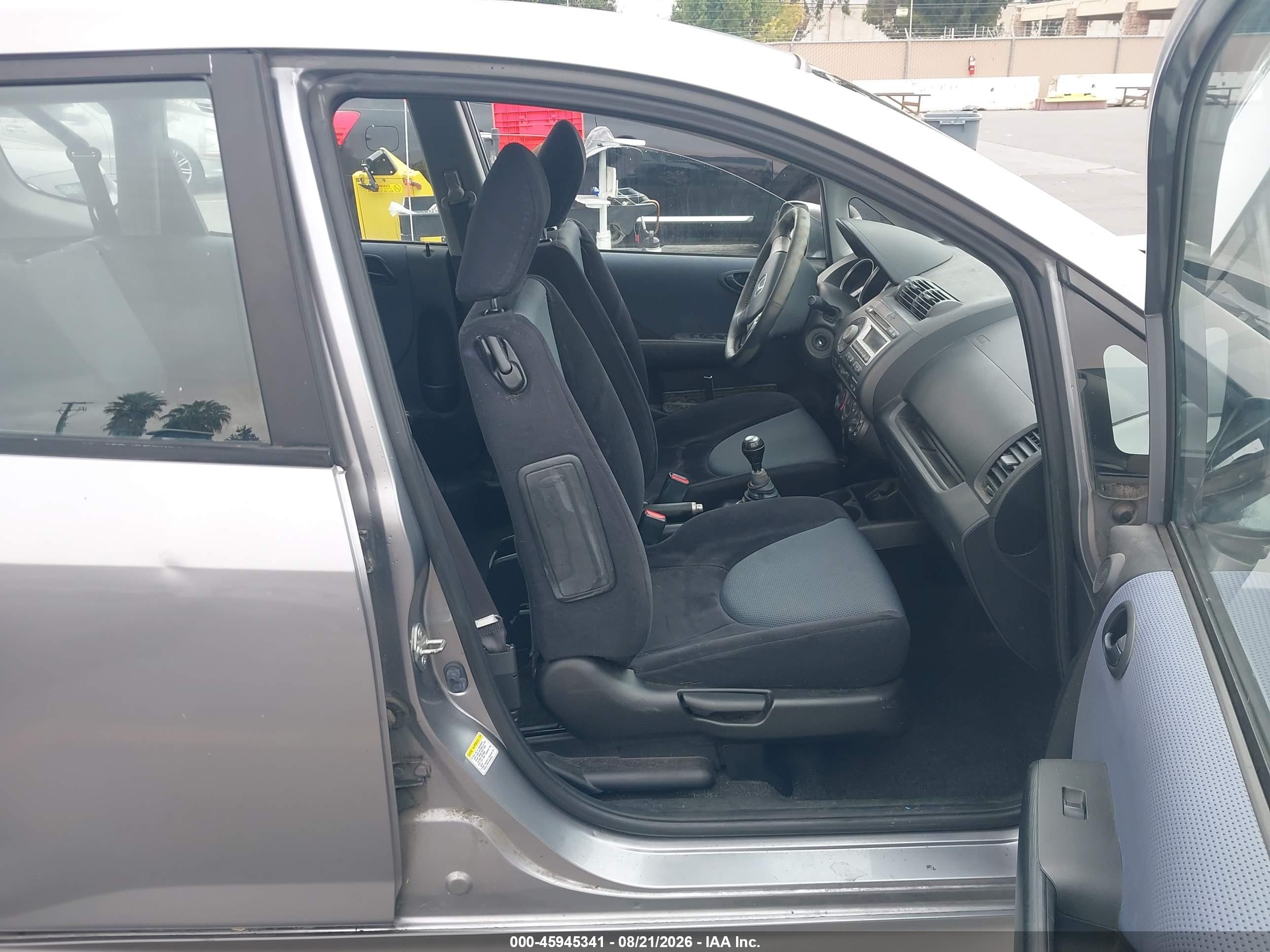 2008 Honda Fit Sport Silver vin: JHMGD37688S023376