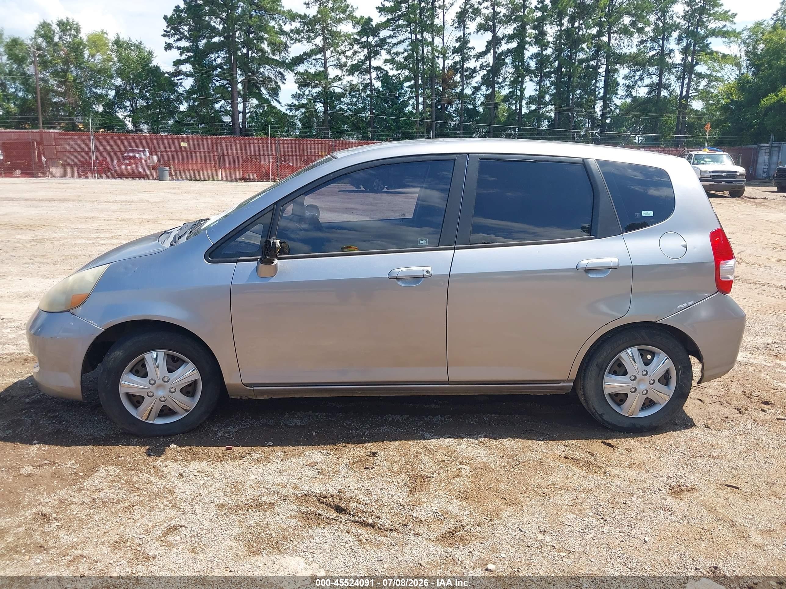 2008 Honda Fit   Silver vin: JHMGD38408S001532