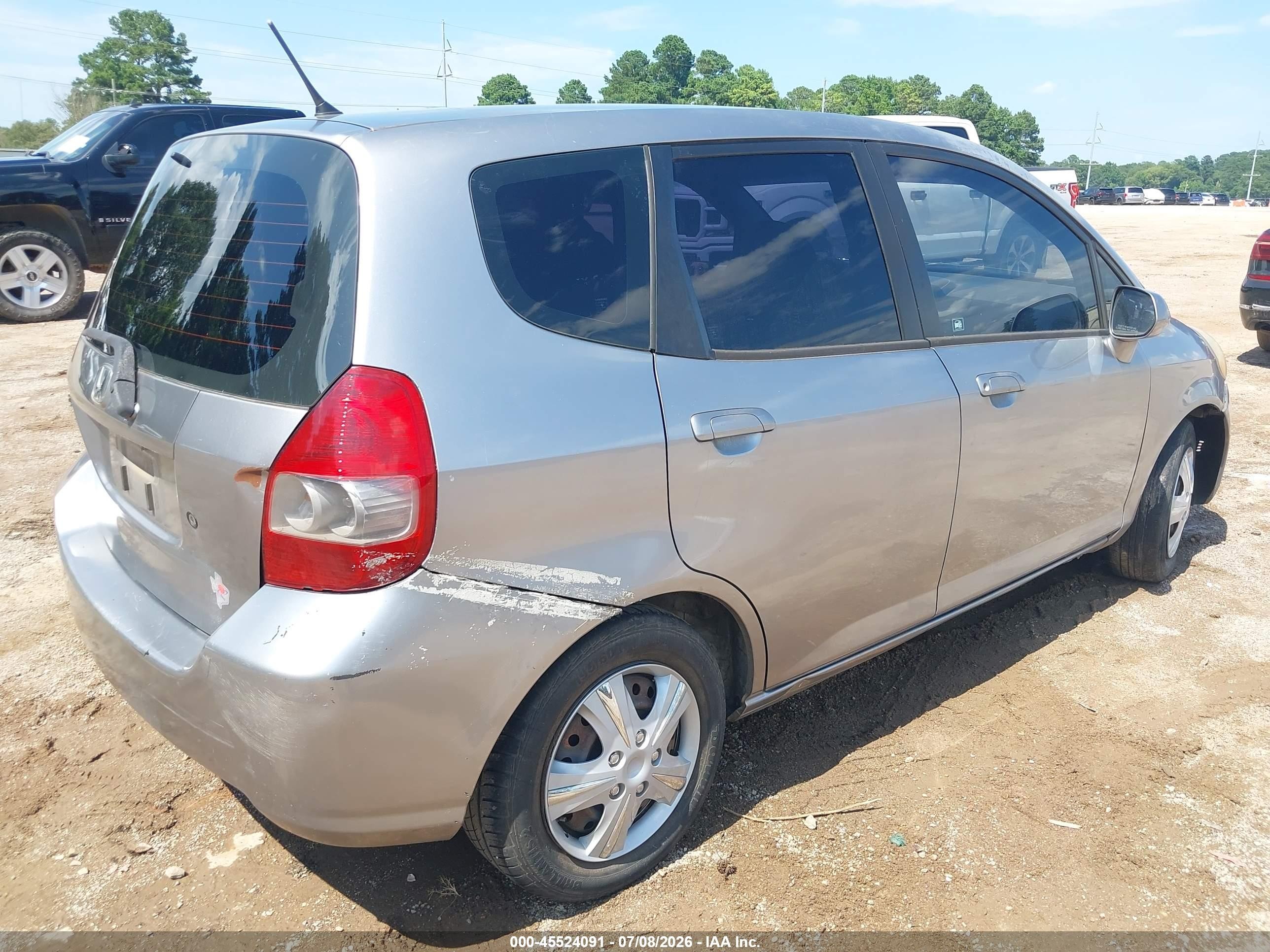 2008 Honda Fit   Silver vin: JHMGD38408S001532