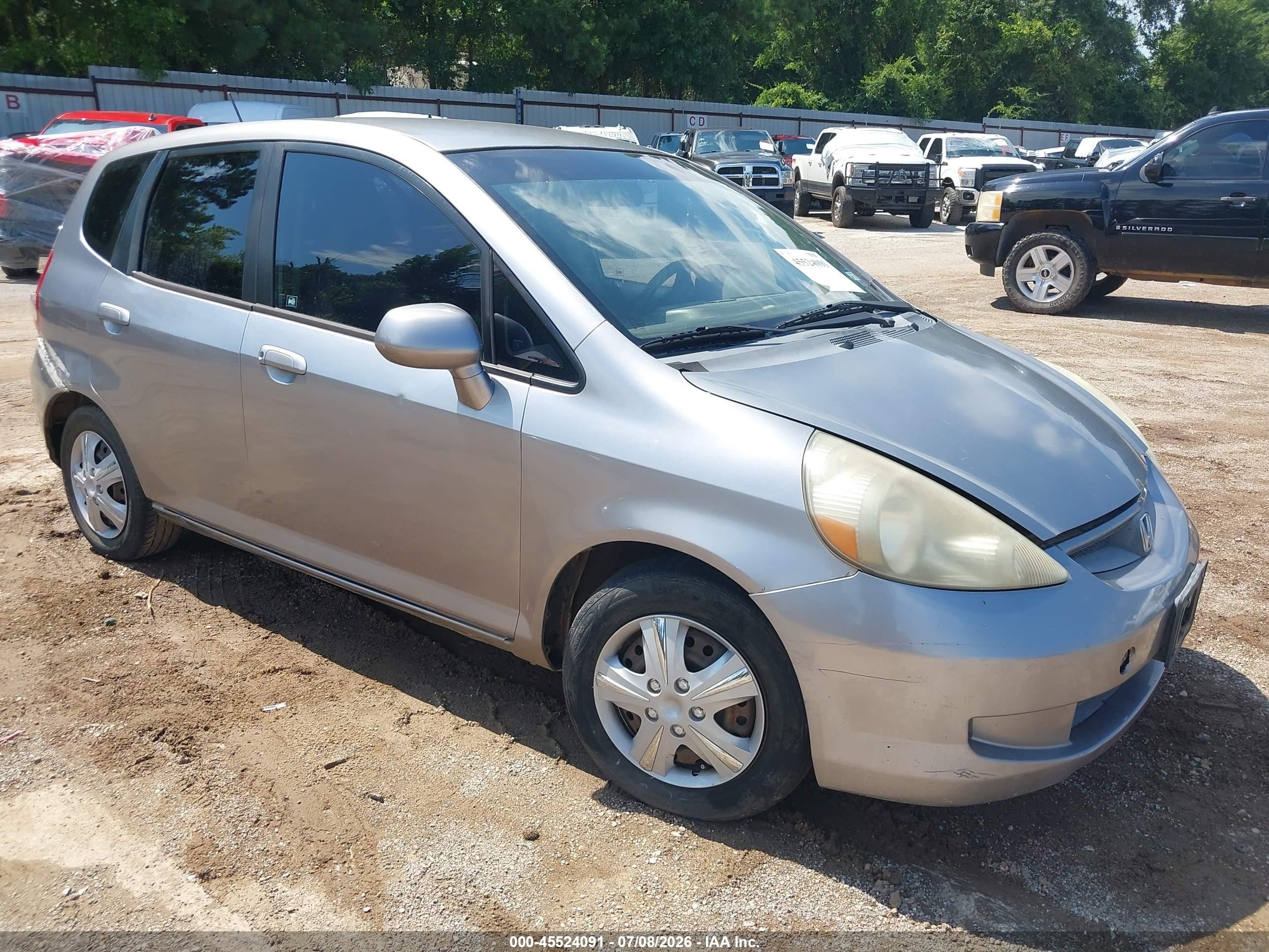 2008 Honda Fit   Silver vin: JHMGD38408S001532
