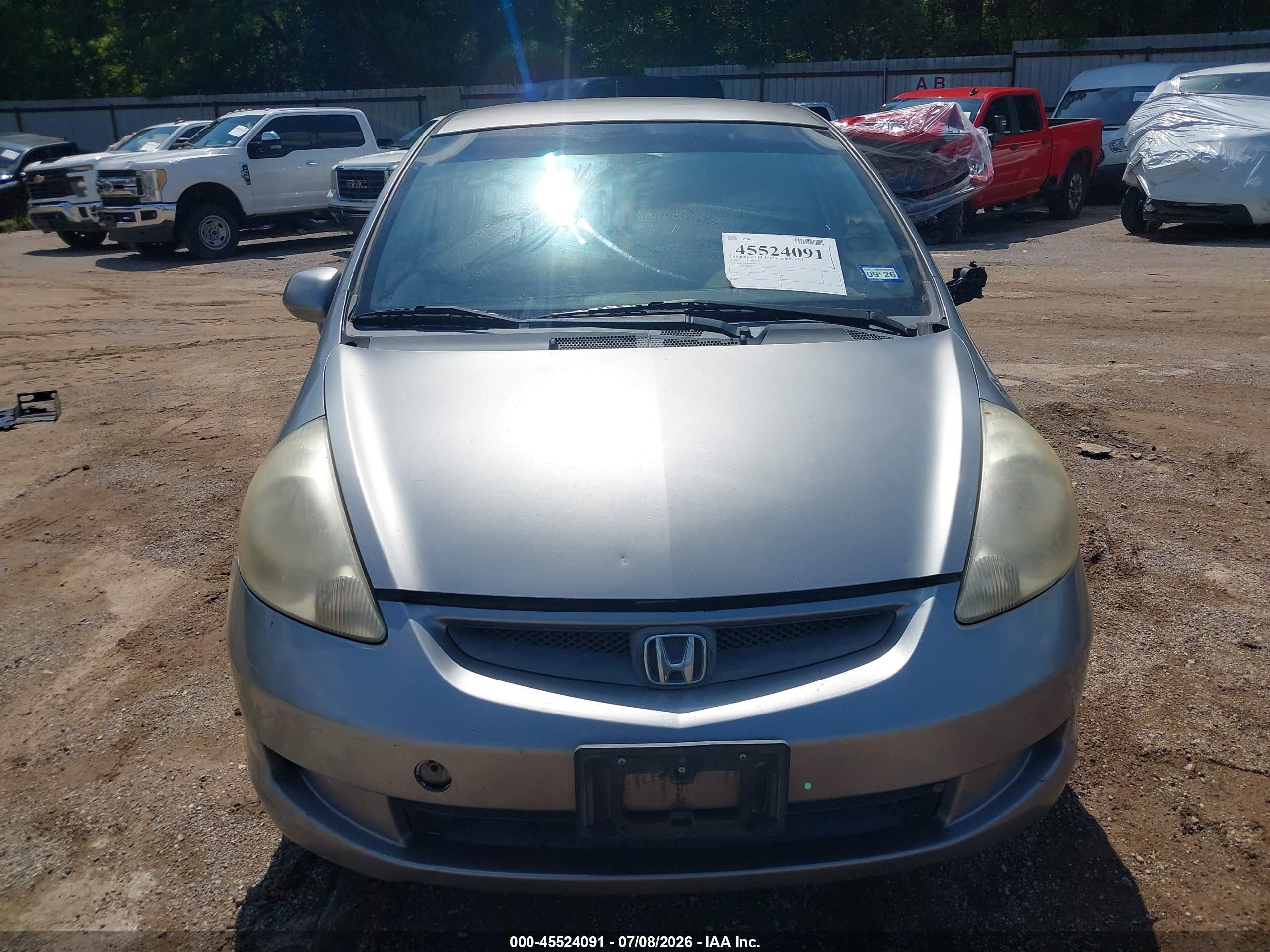 2008 Honda Fit   Silver vin: JHMGD38408S001532